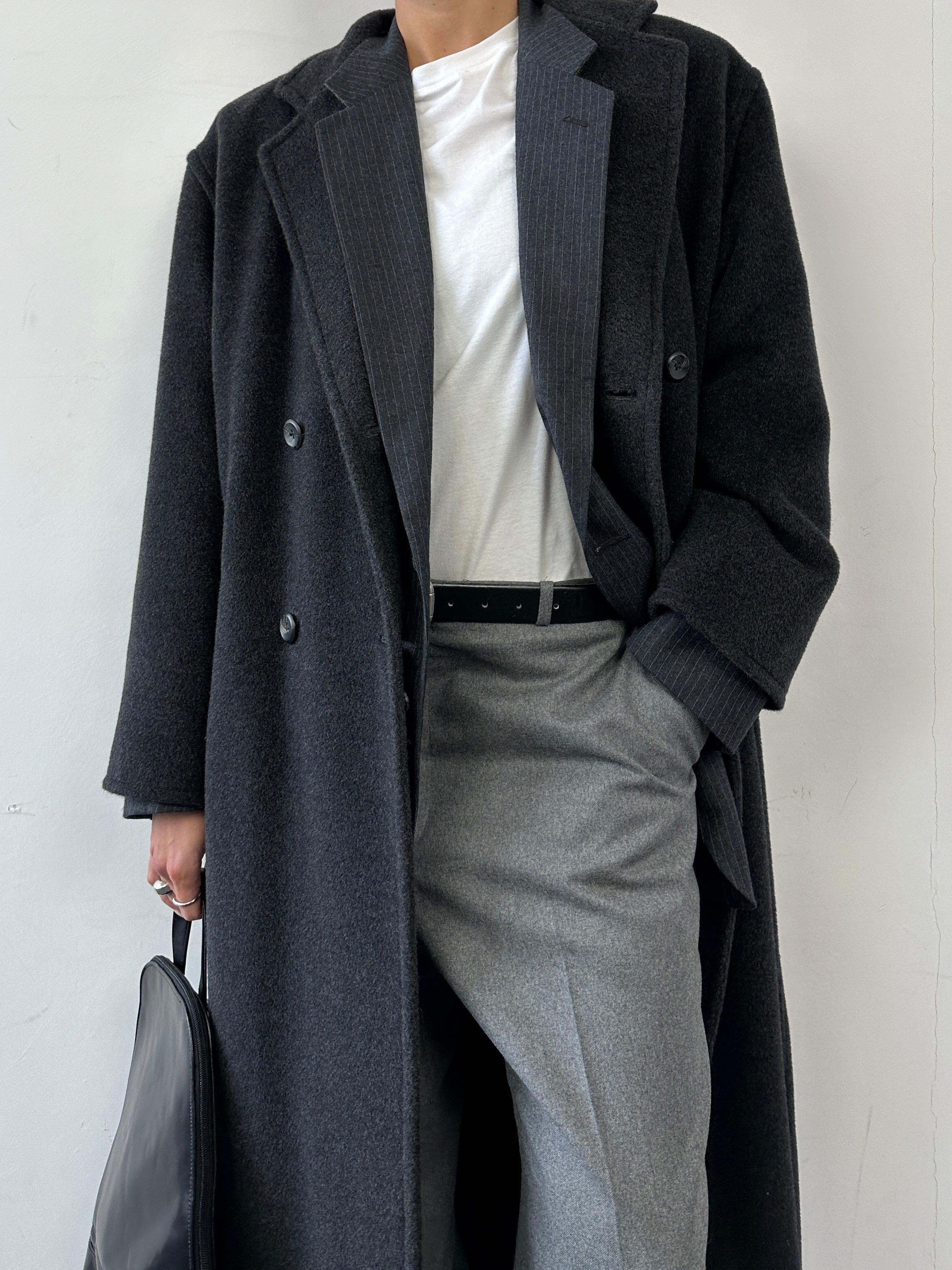 Marella wool cashmere double-breasted coat in size M, featuring a classic collar, button closure, and tailored fit.