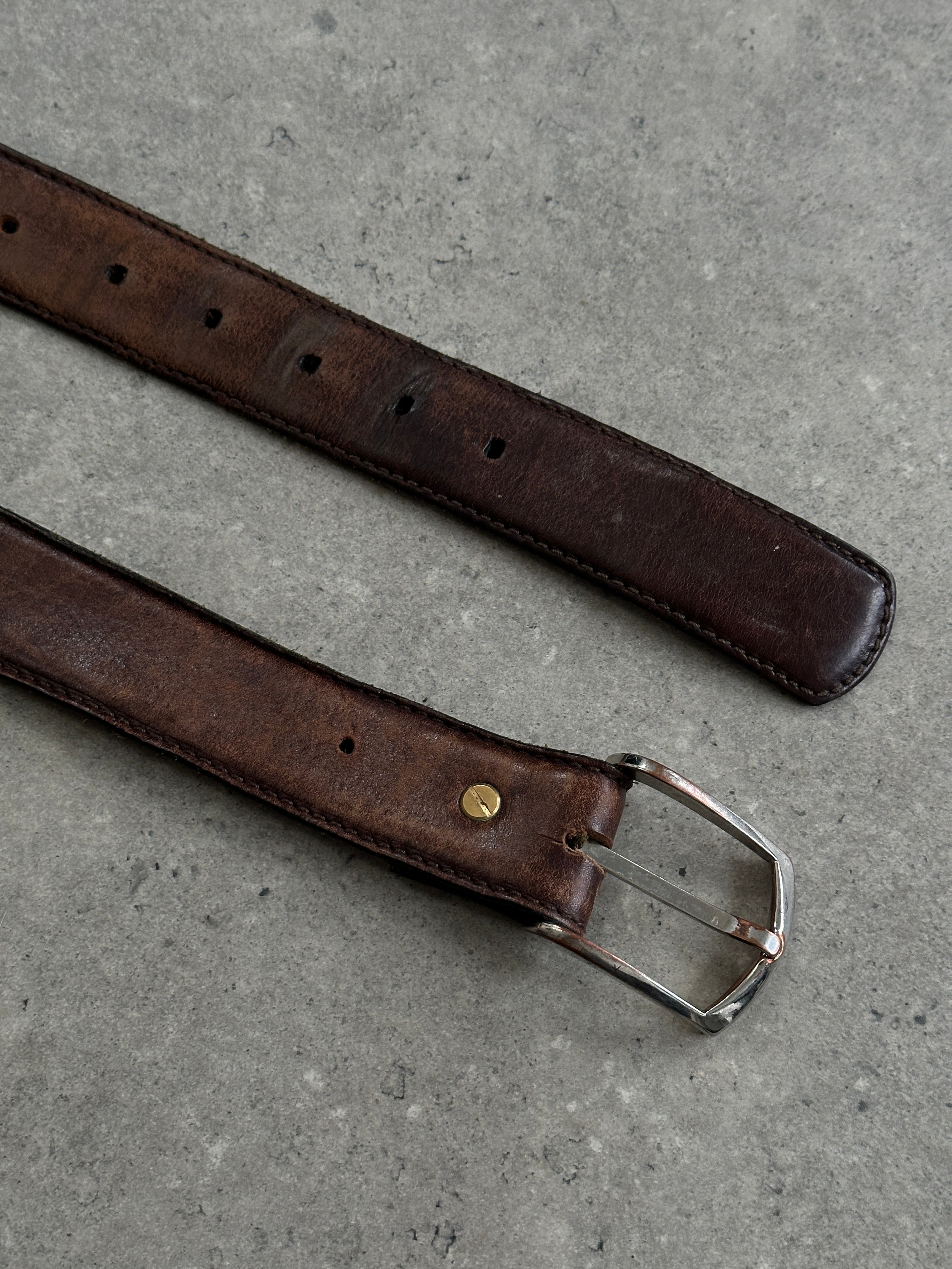 Vintage distressed leather belt with adjustable W37-41, featuring a classic buckle and worn-in rugged finish.