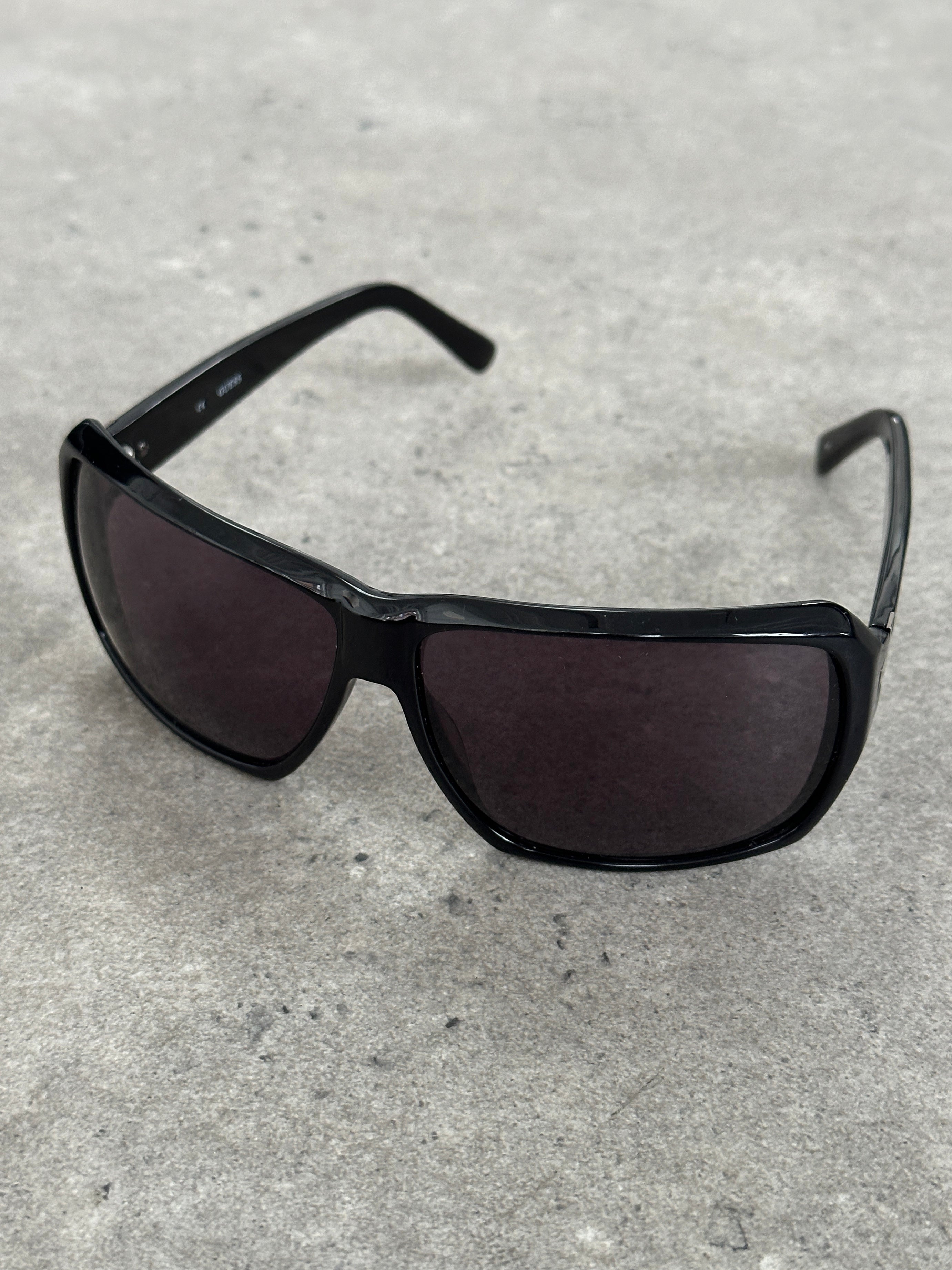 Guess 2000s Oversized Rectangular Sunglasses