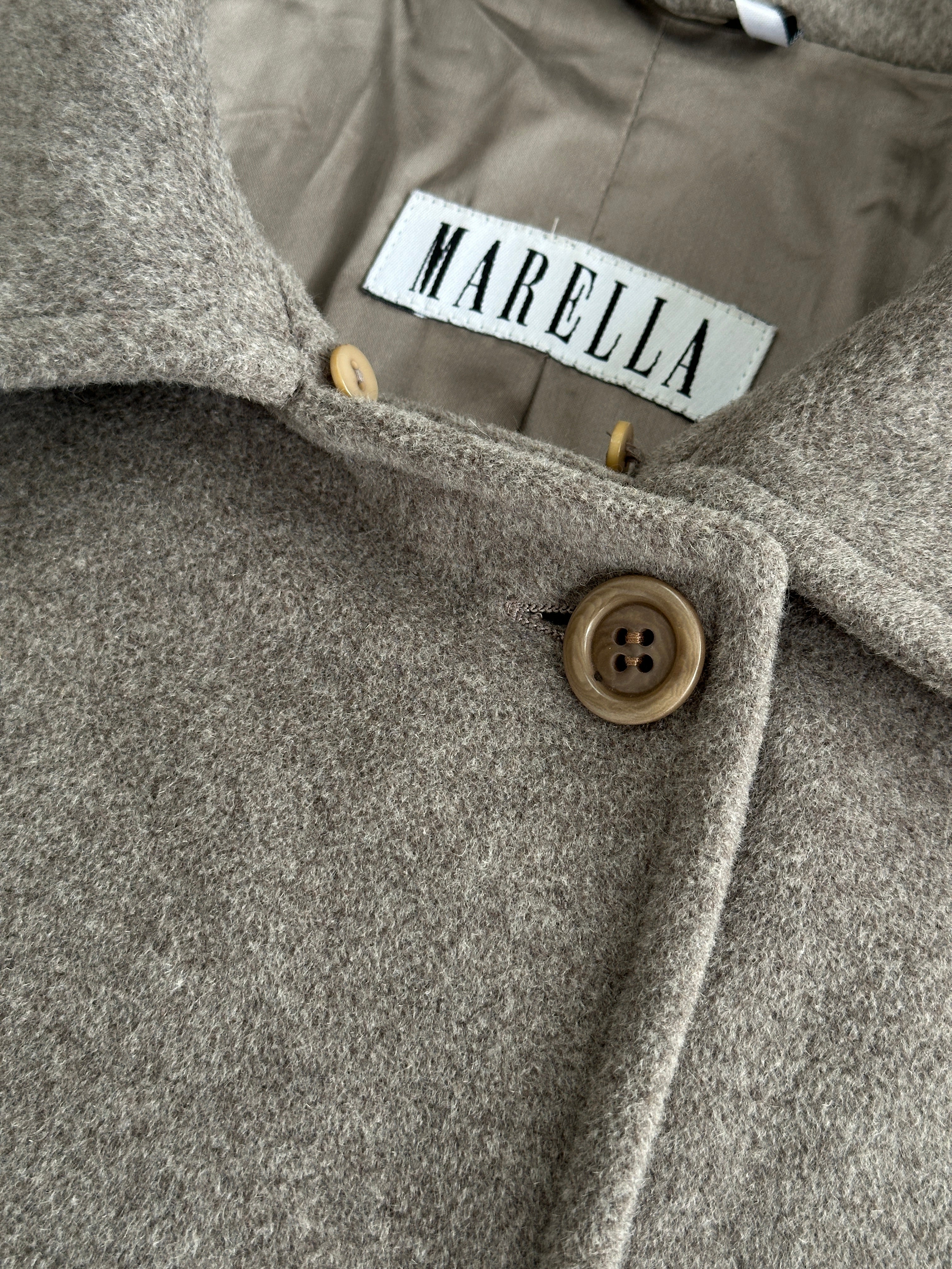Marella 1990s virgin wool single-breasted coat in XL, showcasing classic tailored style and warm, textured fabric.