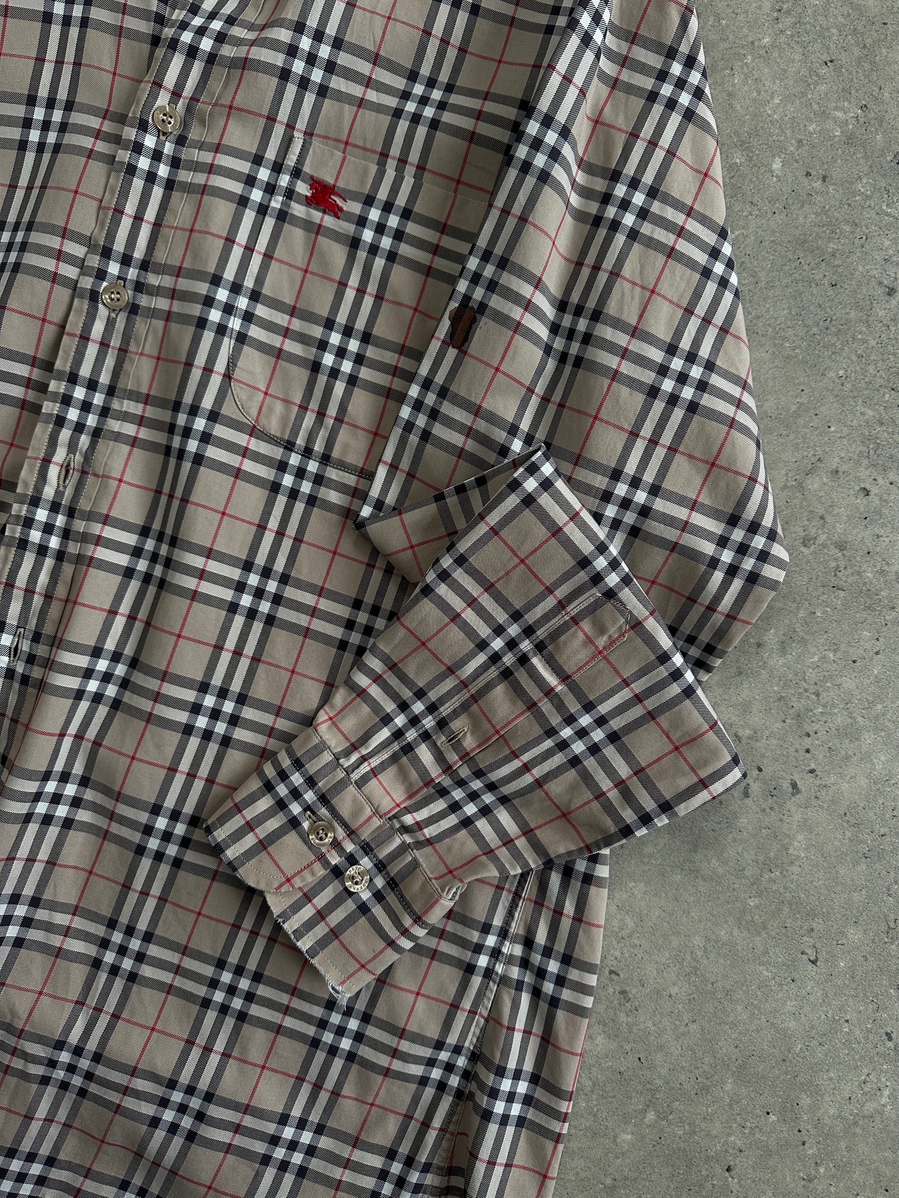 Burberry London Nova Check pure cotton shirt in size L, featuring the classic check pattern and button-down collar.