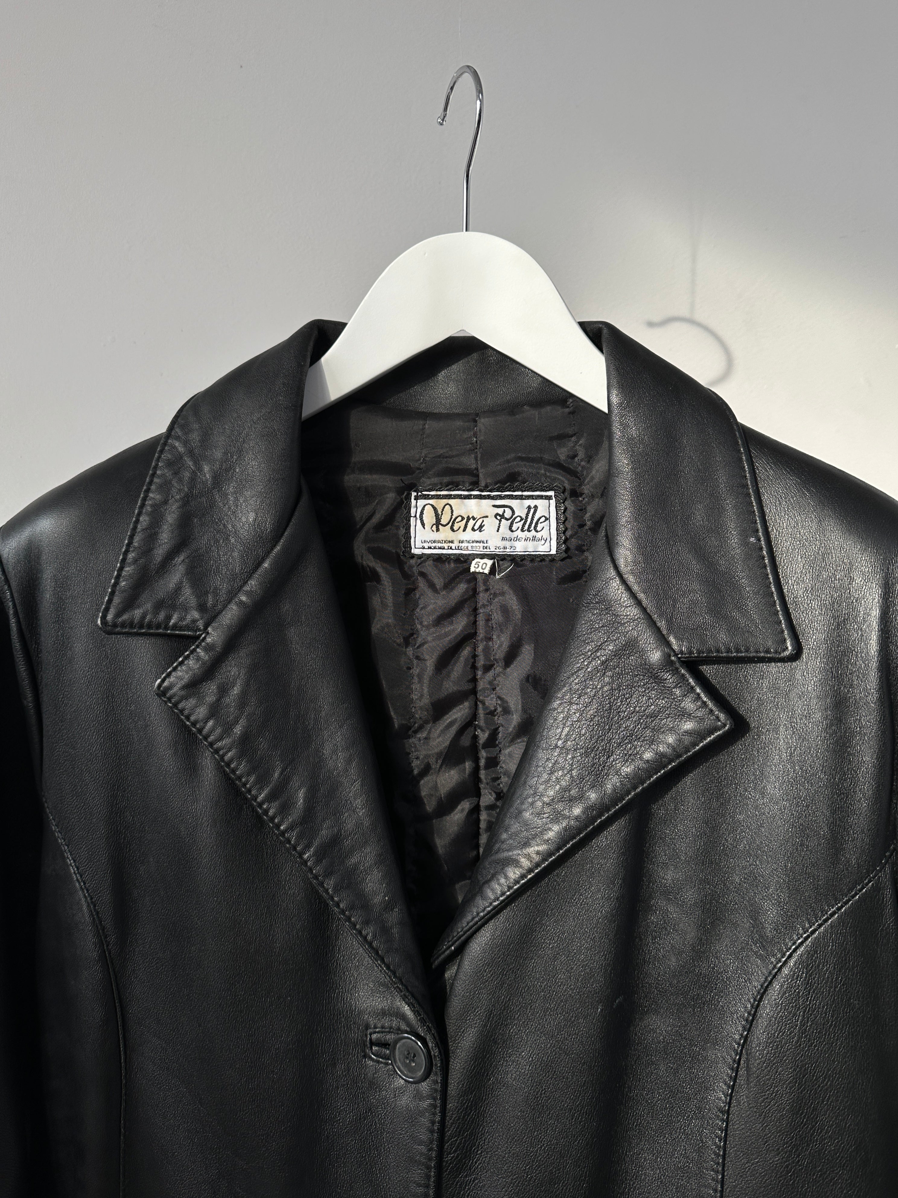 Italian Vintage Leather Coat jacket in size S, featuring classic design and aged leather texture, by Vintage brand.