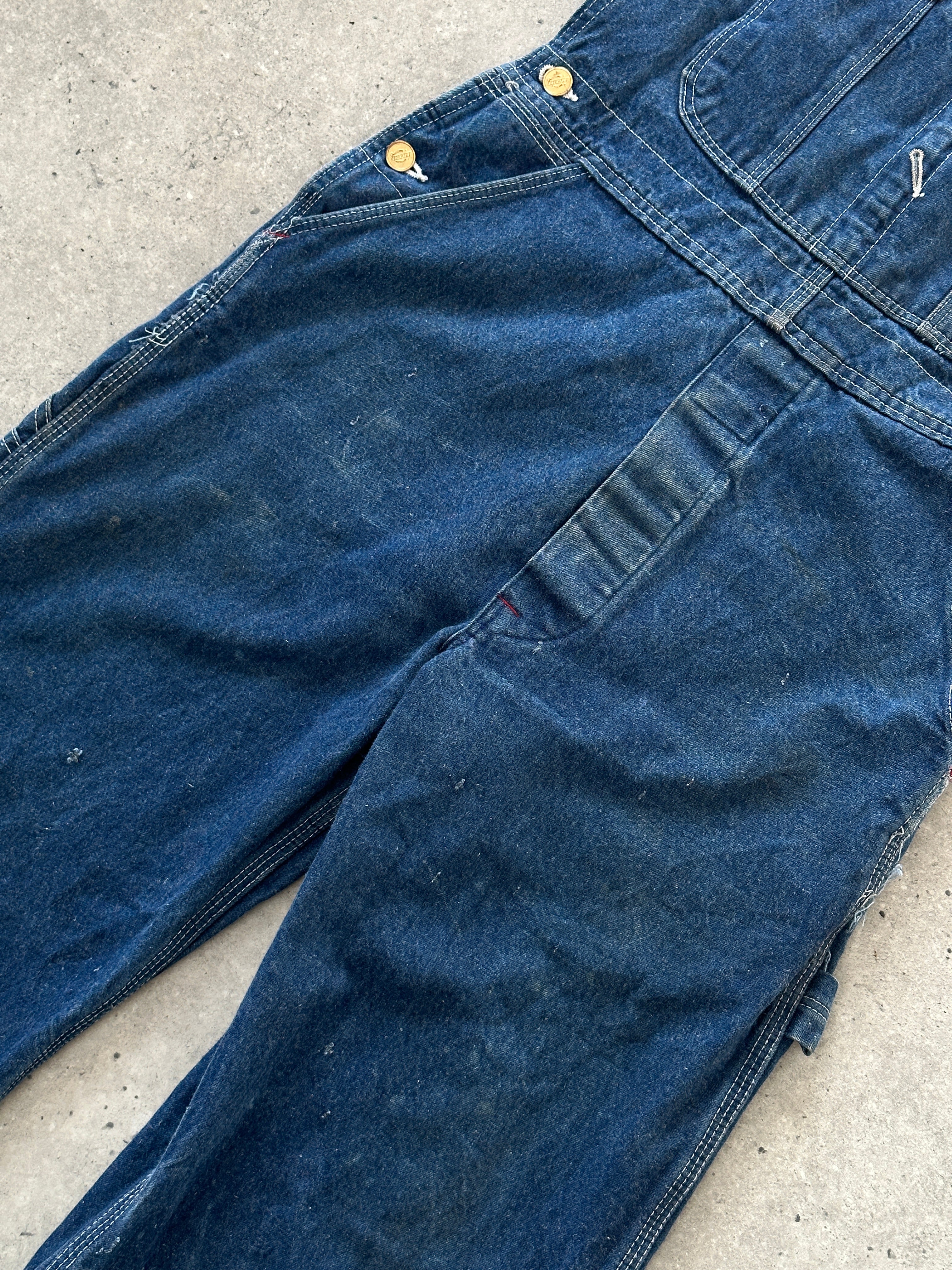 Dickies pure cotton denim dungarees in XS/S with adjustable straps and front pockets, showcasing classic workwear style.