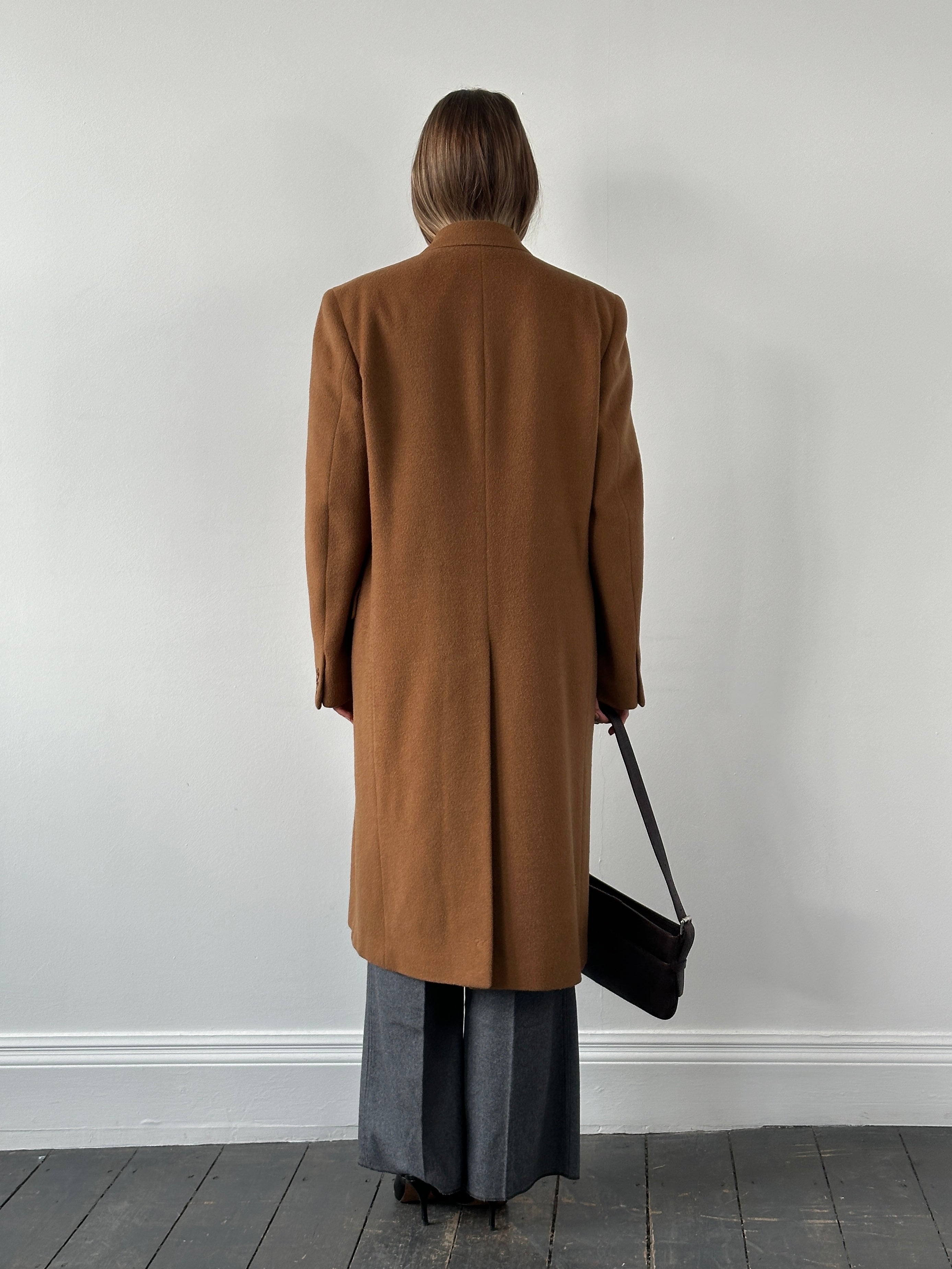 Vintage Italian 1980s double-breasted cashmere coat in XL, featuring classic design and soft, luxurious fabric.