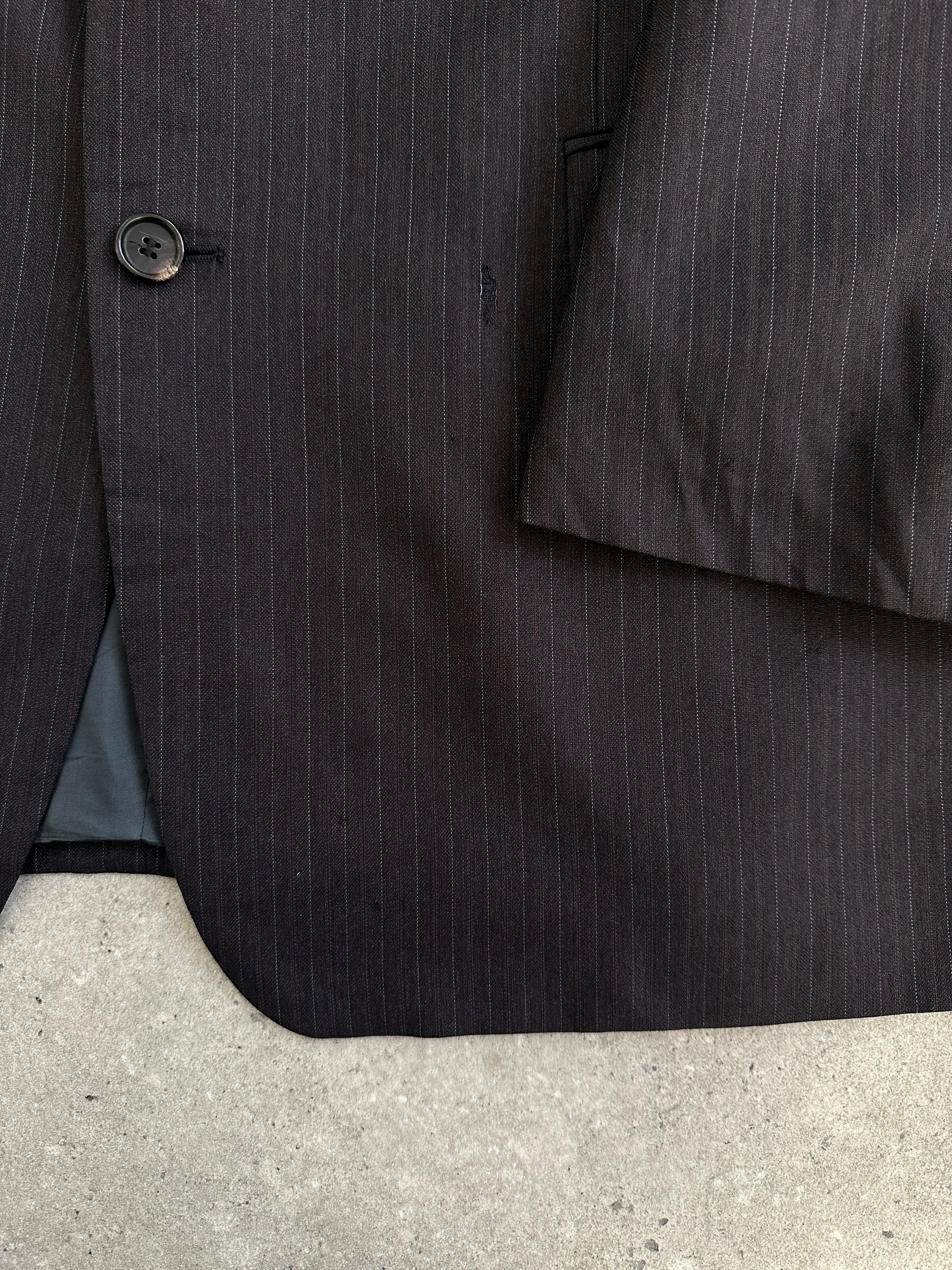 Hugo Boss x Loro Piana 1990s striped pure wool single-breasted blazer, size 38R/M, shown in a classic tailored style.