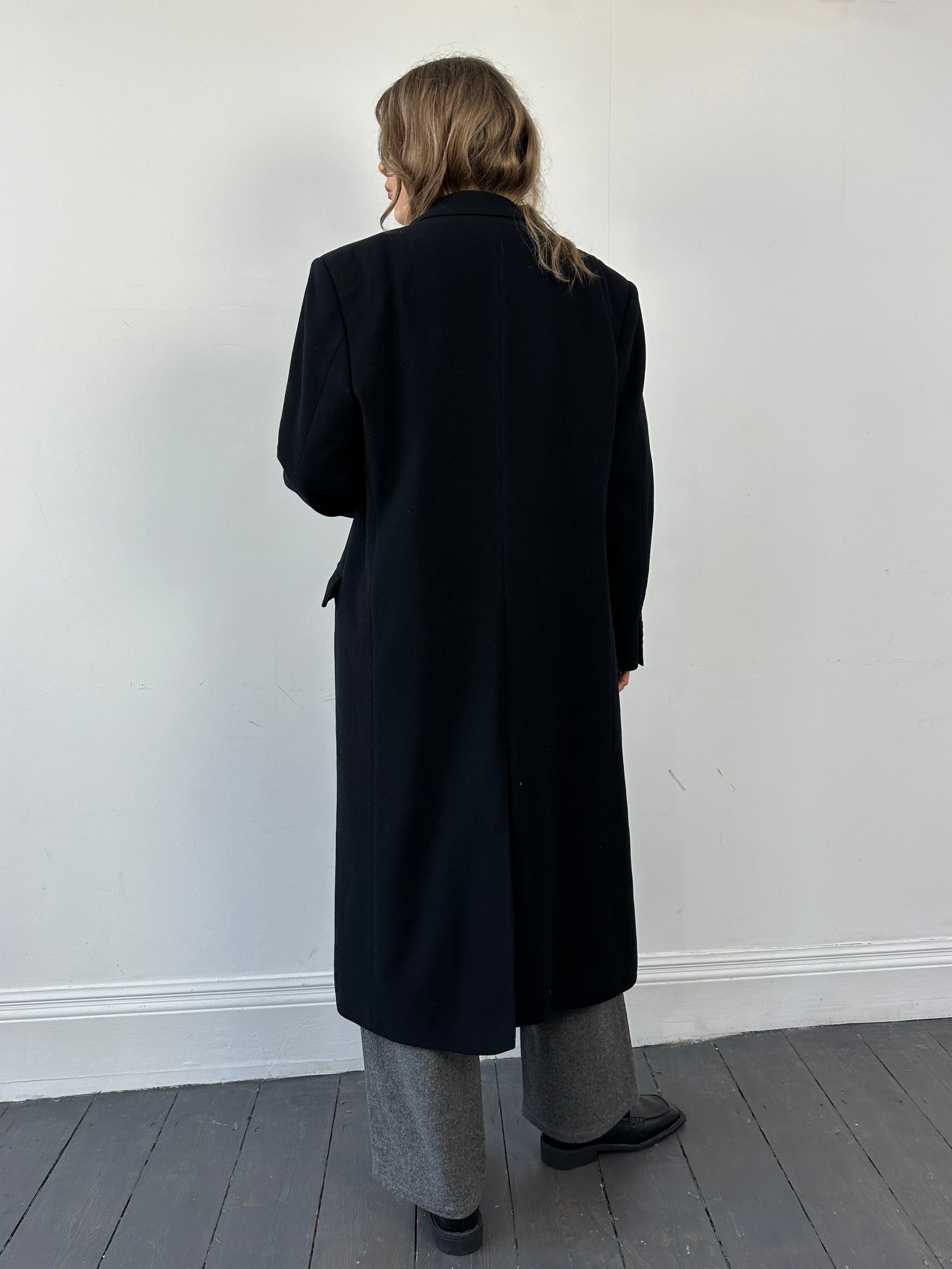 Pierre Cardin double-breasted wool cashmere coat in size M, featuring classic tailored design and neutral color.