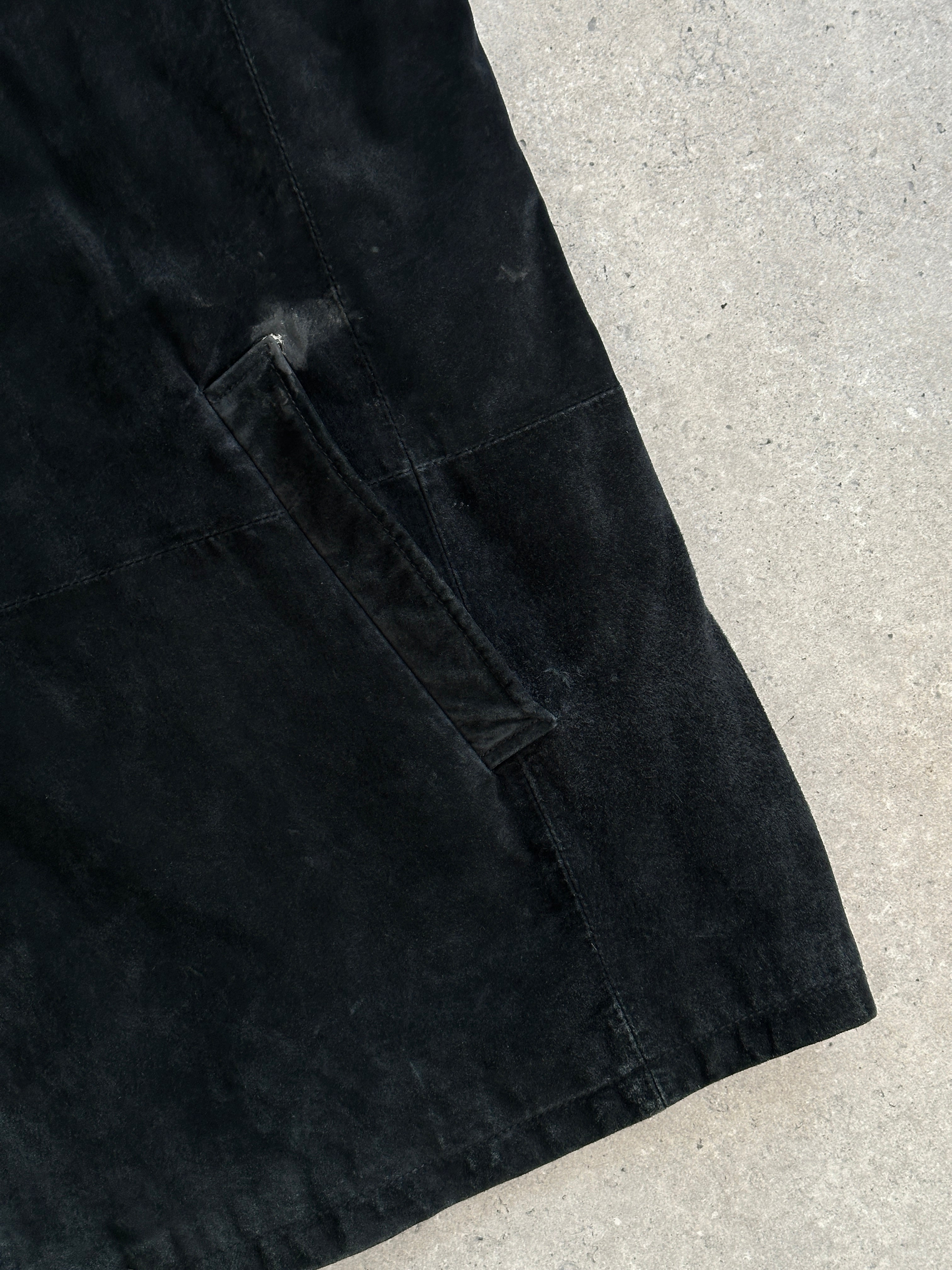 Pierre Cardin 3XL suede leather jacket with classic design and smooth texture, displayed on a plain background.