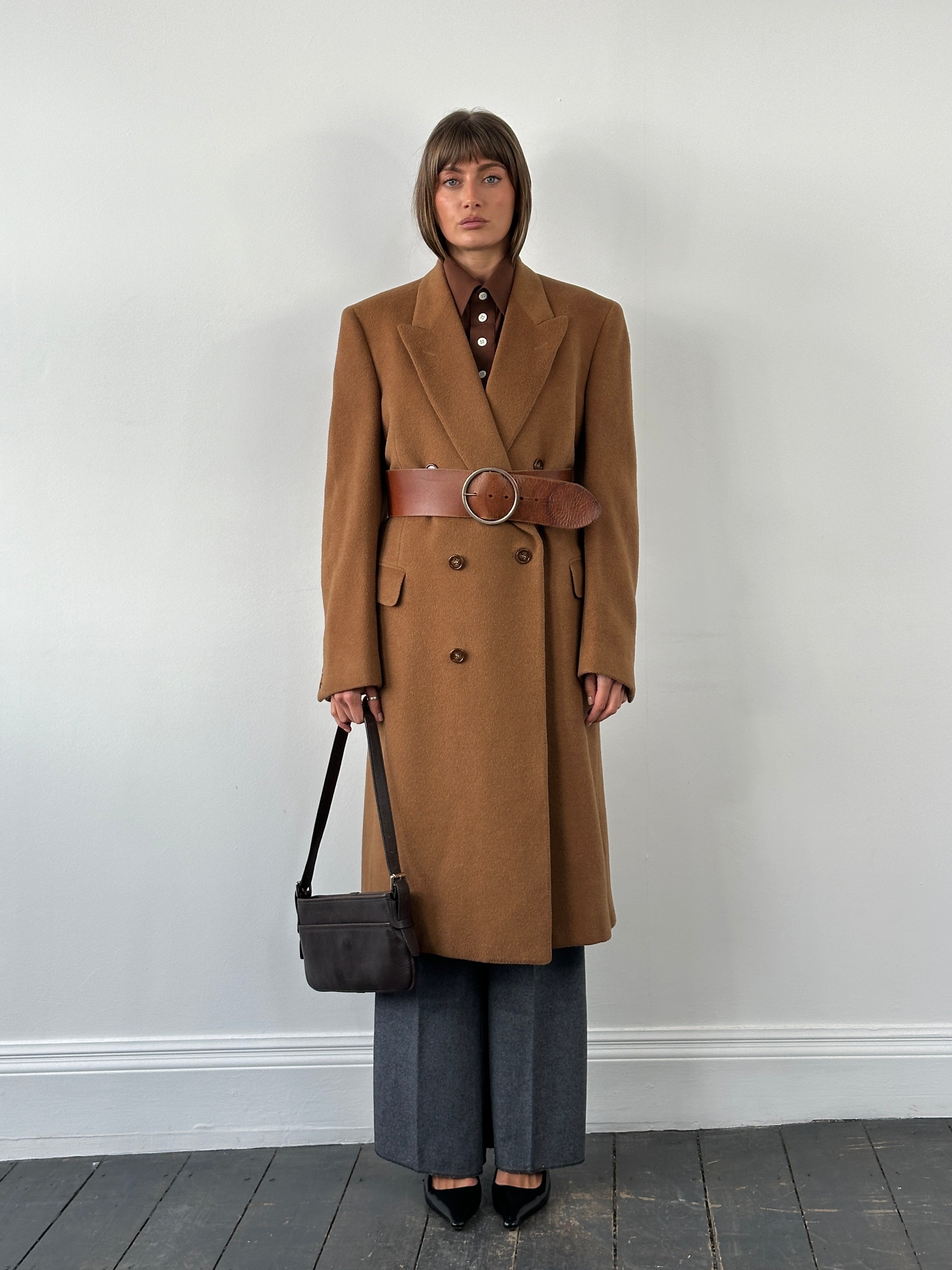 Vintage Italian 1980s pure cashmere double-breasted coat in XL, showcasing elegant classic design and luxurious fabric.
