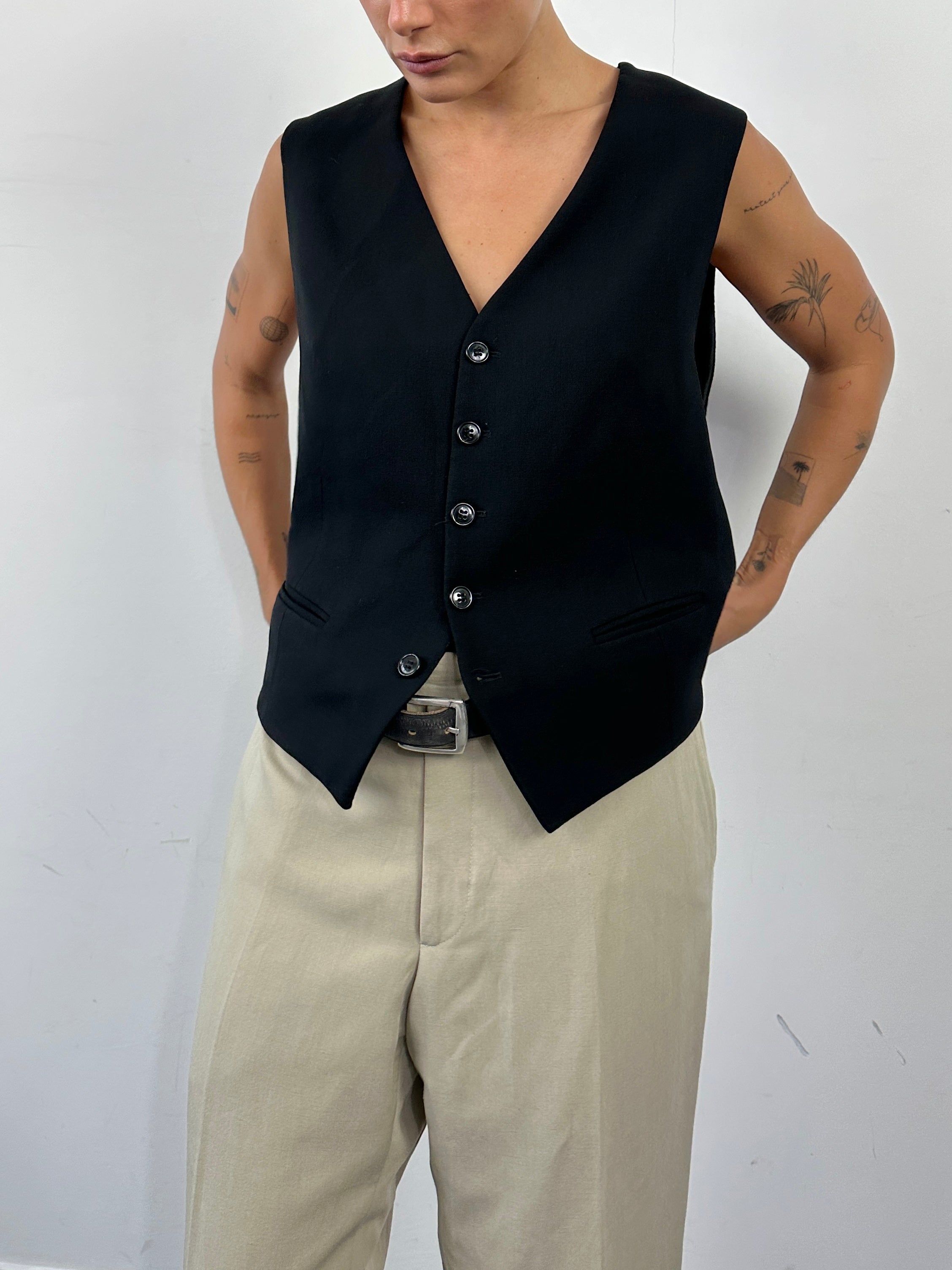 Emporio Armani wool tailored waistcoat in size XL, featuring a structured fit and classic design, displayed on a mannequin.