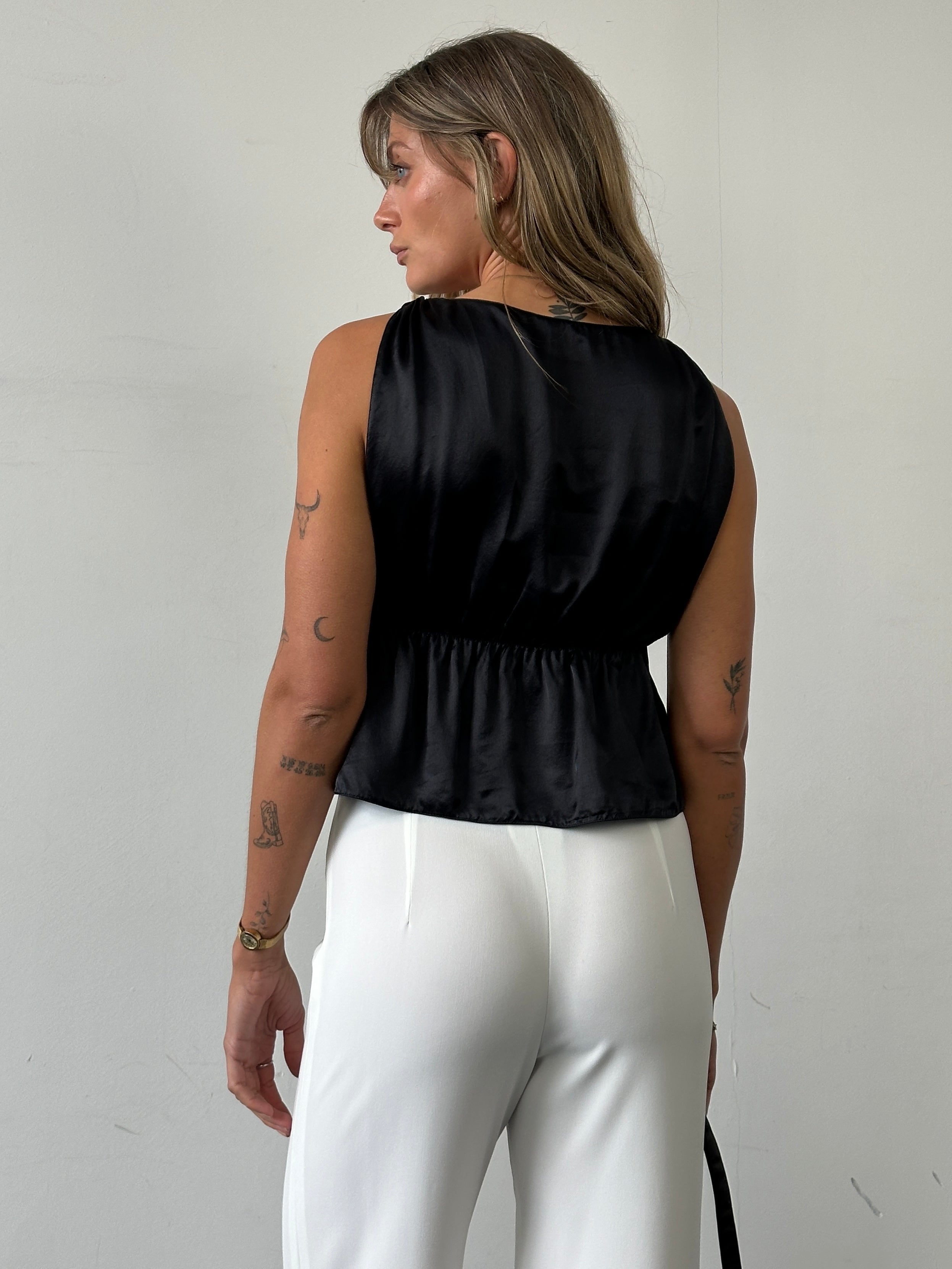 Emporio Armani pure silk ruched tank top in size S/M, elegant sleeveless top with a sleek, fitted design and ruched details.