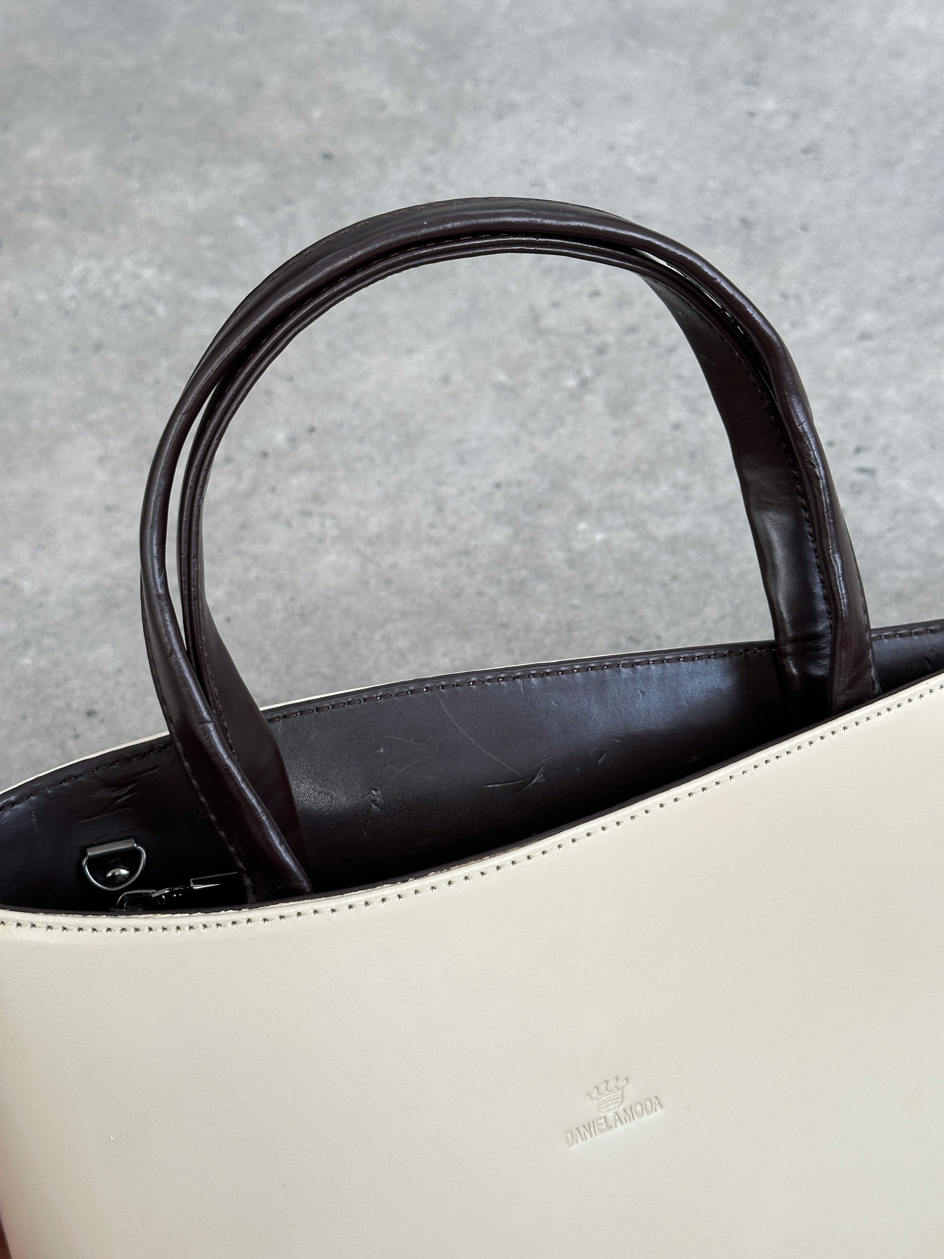 Italian Vintage 2000s Curved Leather Hand Bag