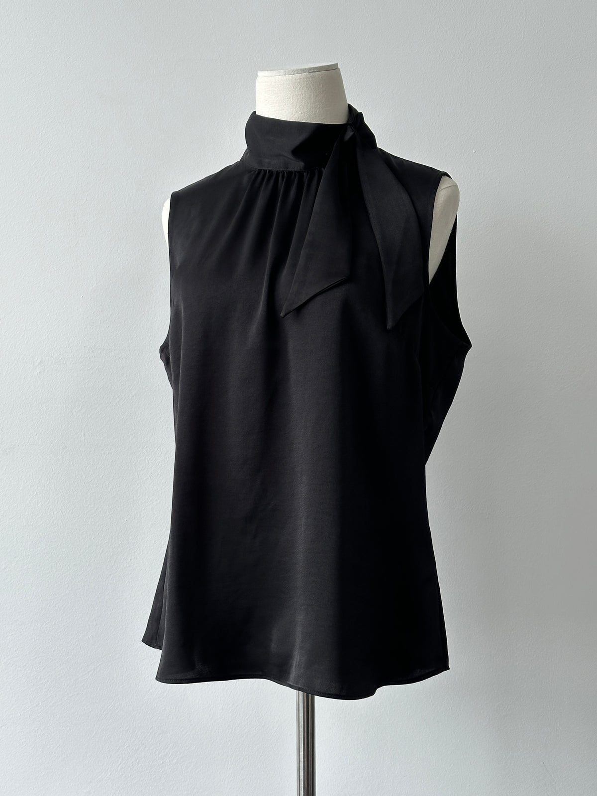 DKNY Satin Sleeveless Neck Tie Top - M-L