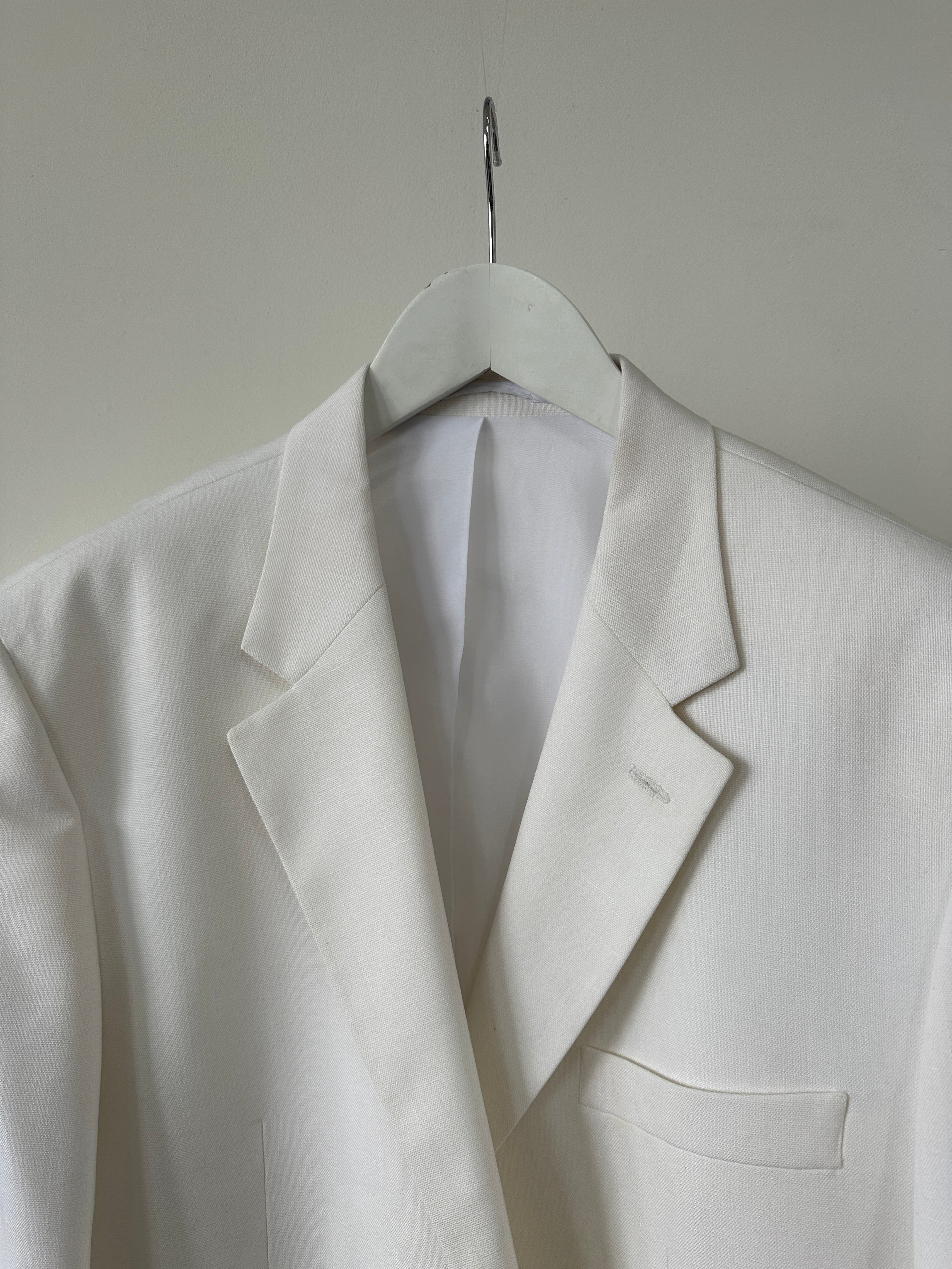 Vintage modal single-breasted blazer in size 46R/XXL, tailored fit with classic lapels and button closure.