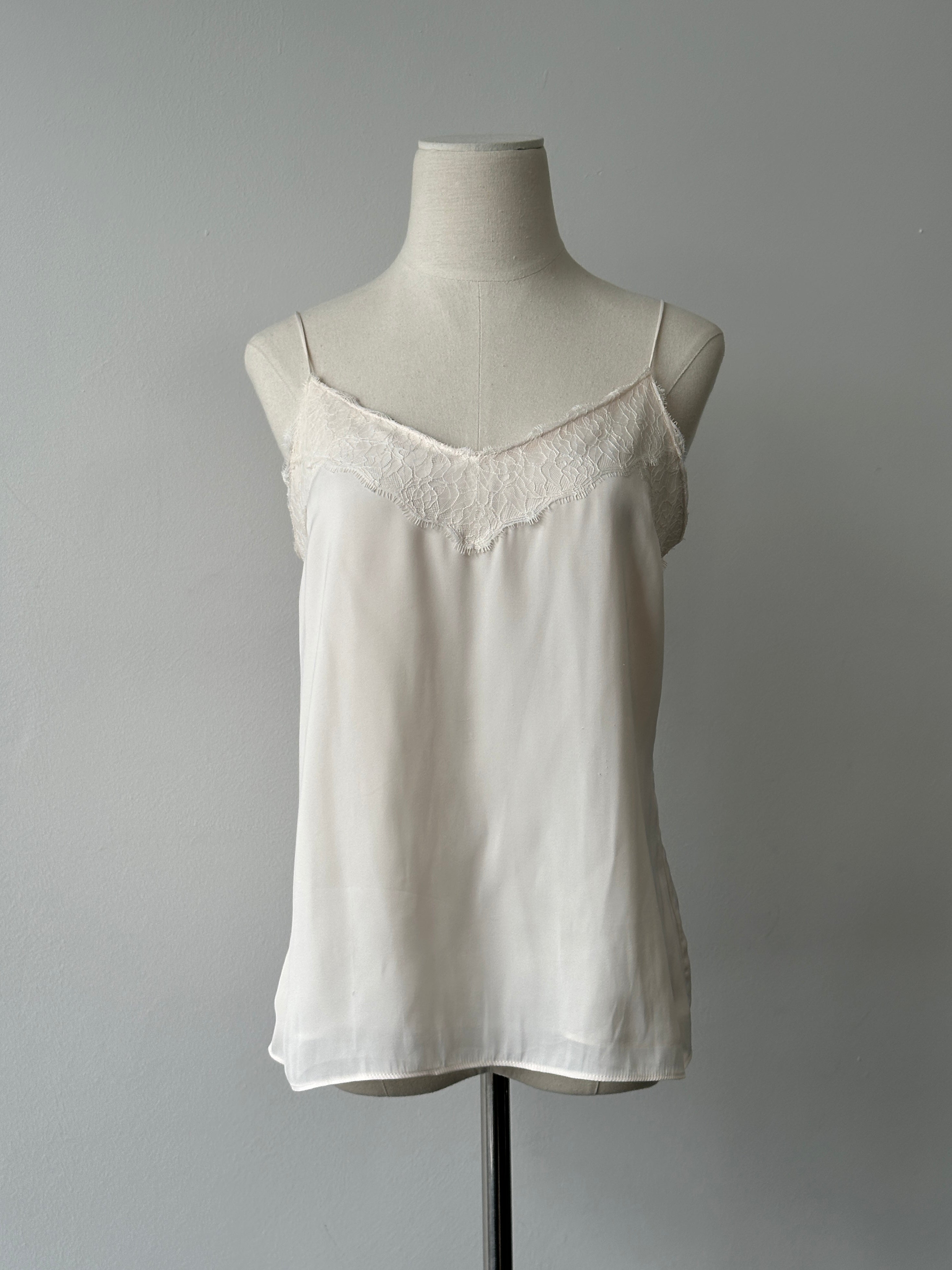 Vintage 2000s satin lace top in size M, featuring delicate lace details and a classic vintage-inspired design.