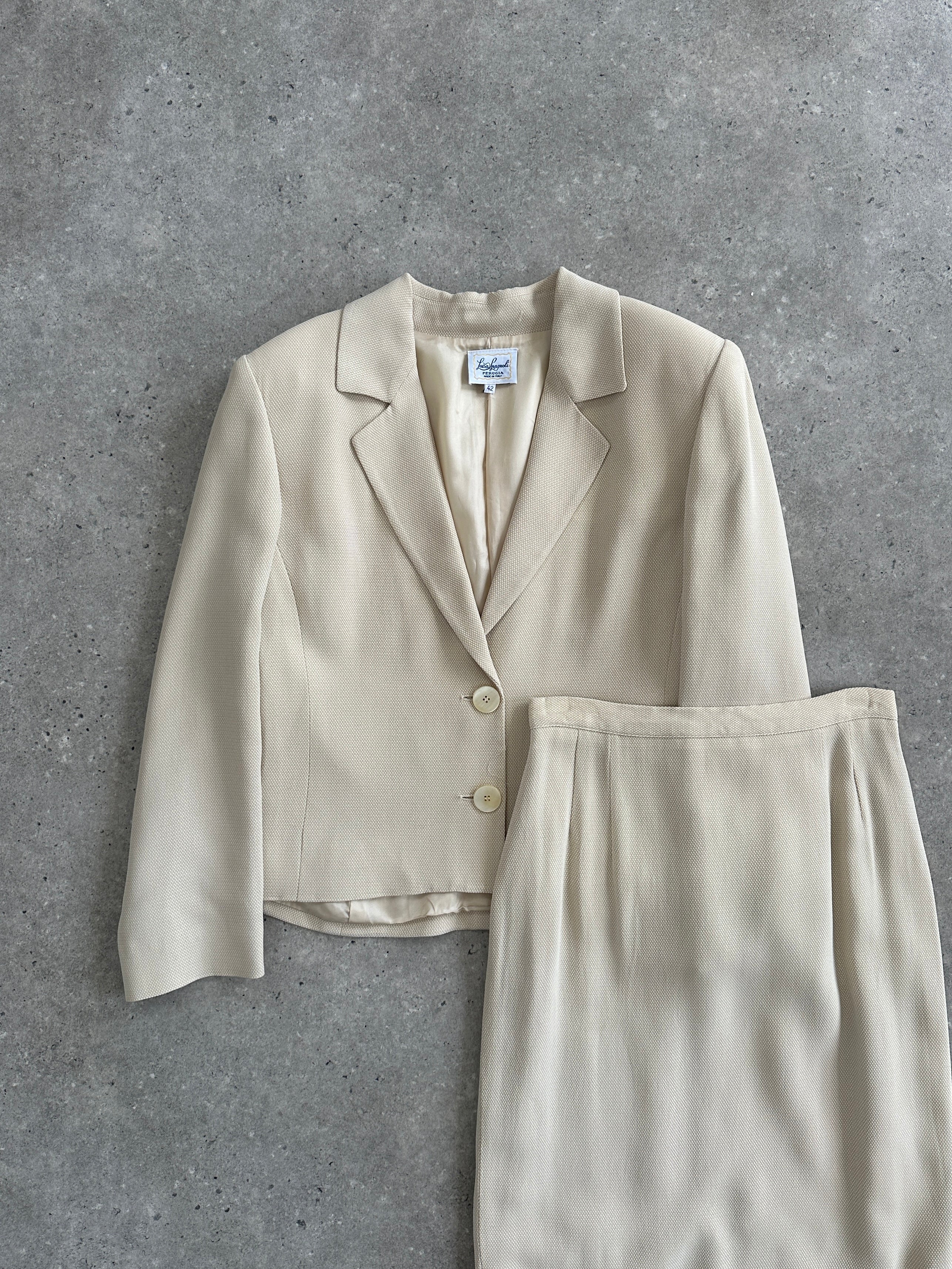 Luisa Spagnoli two-piece skirt suit set in elegant fabric, featuring a tailored blazer and matching skirt, stylish and sophisticated.