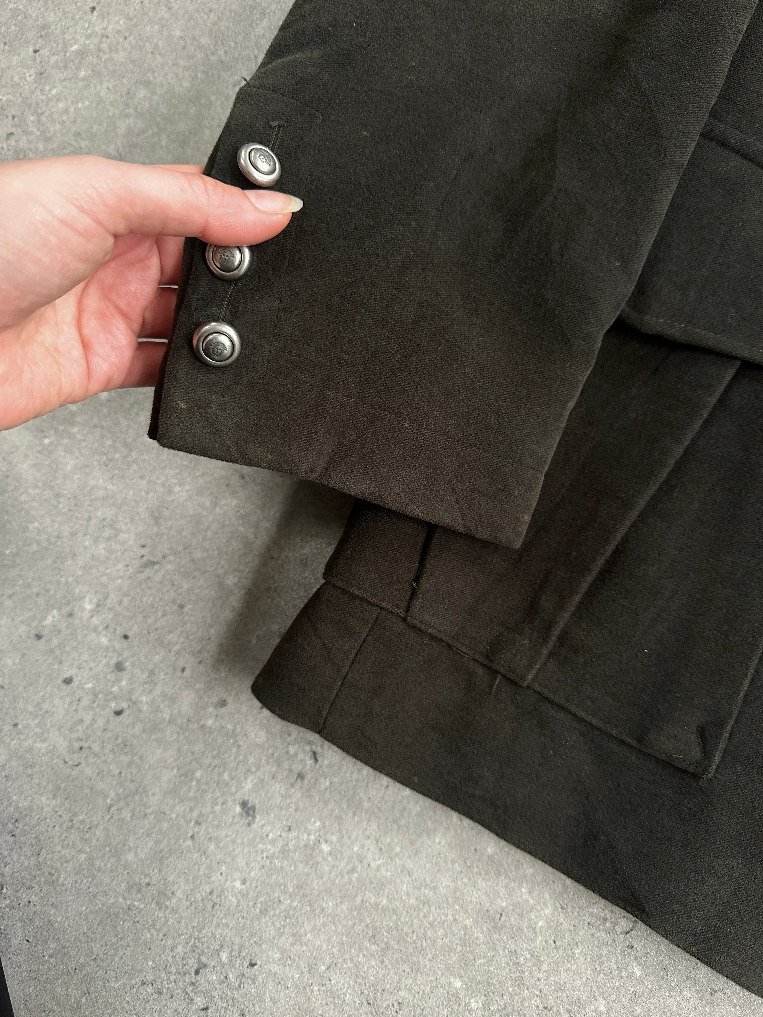 Versace Jeans Couture pure cotton blazer with Medusa button detail, tailored fit, in size 40R/L, stylish and sophisticated.