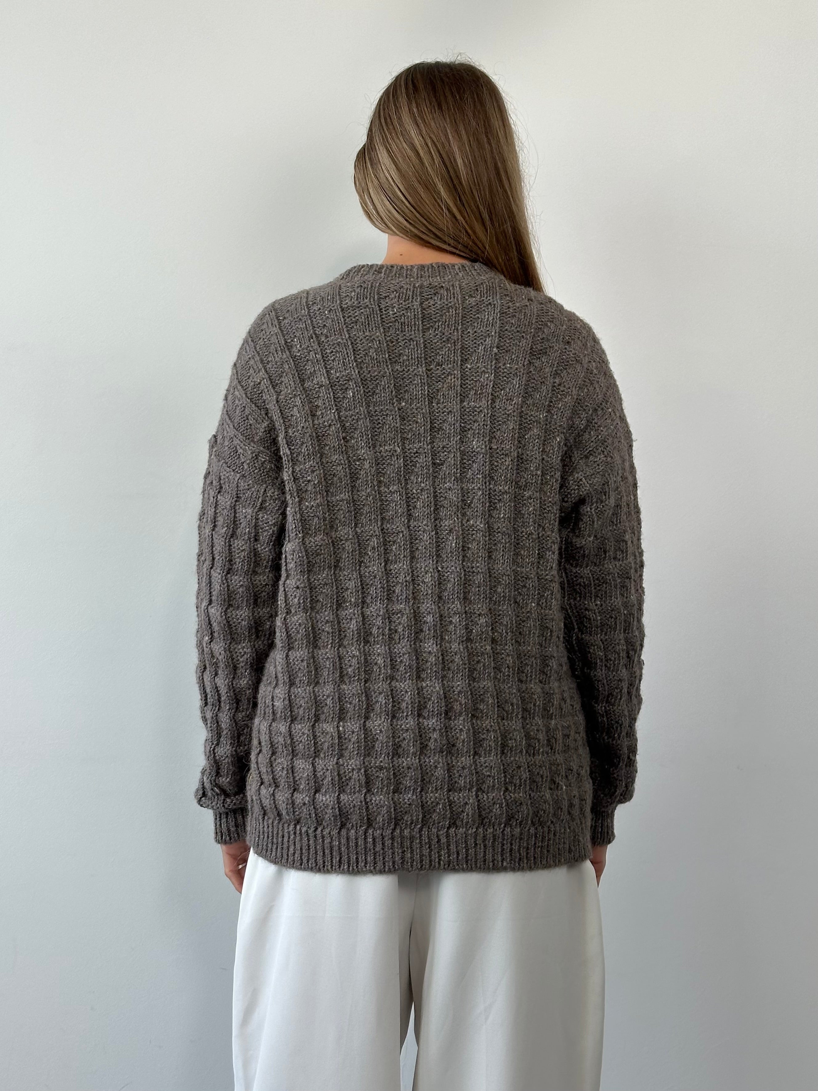 Armani Jeans wool alpaca knitted jumper with AJ logo, in size L/XL, featuring a cozy, stylish design and ribbed cuffs.