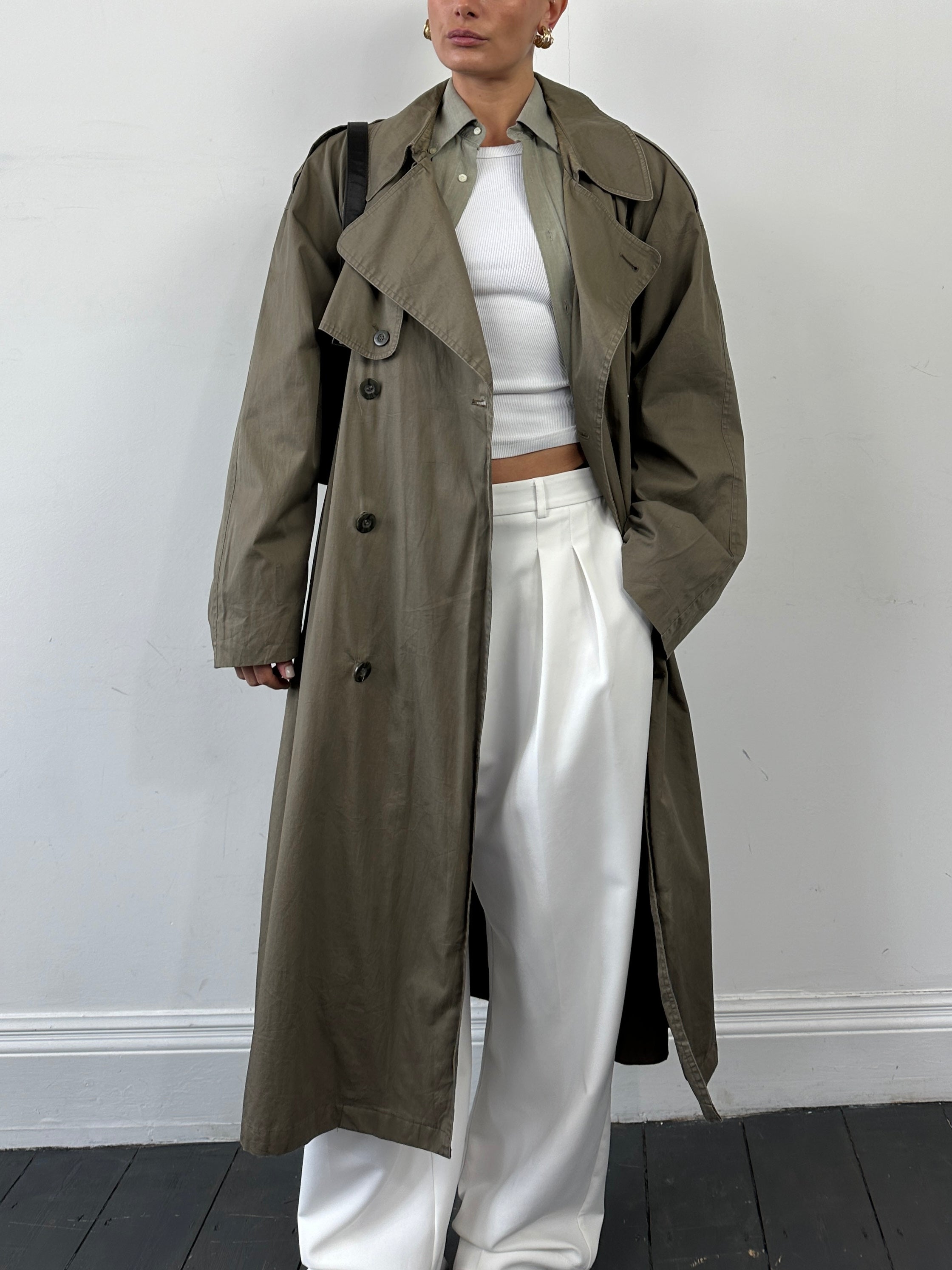 Yves Saint Laurent Pour Homme double-breasted cotton trench coat in XXL with belt, classic design and tailored fit.