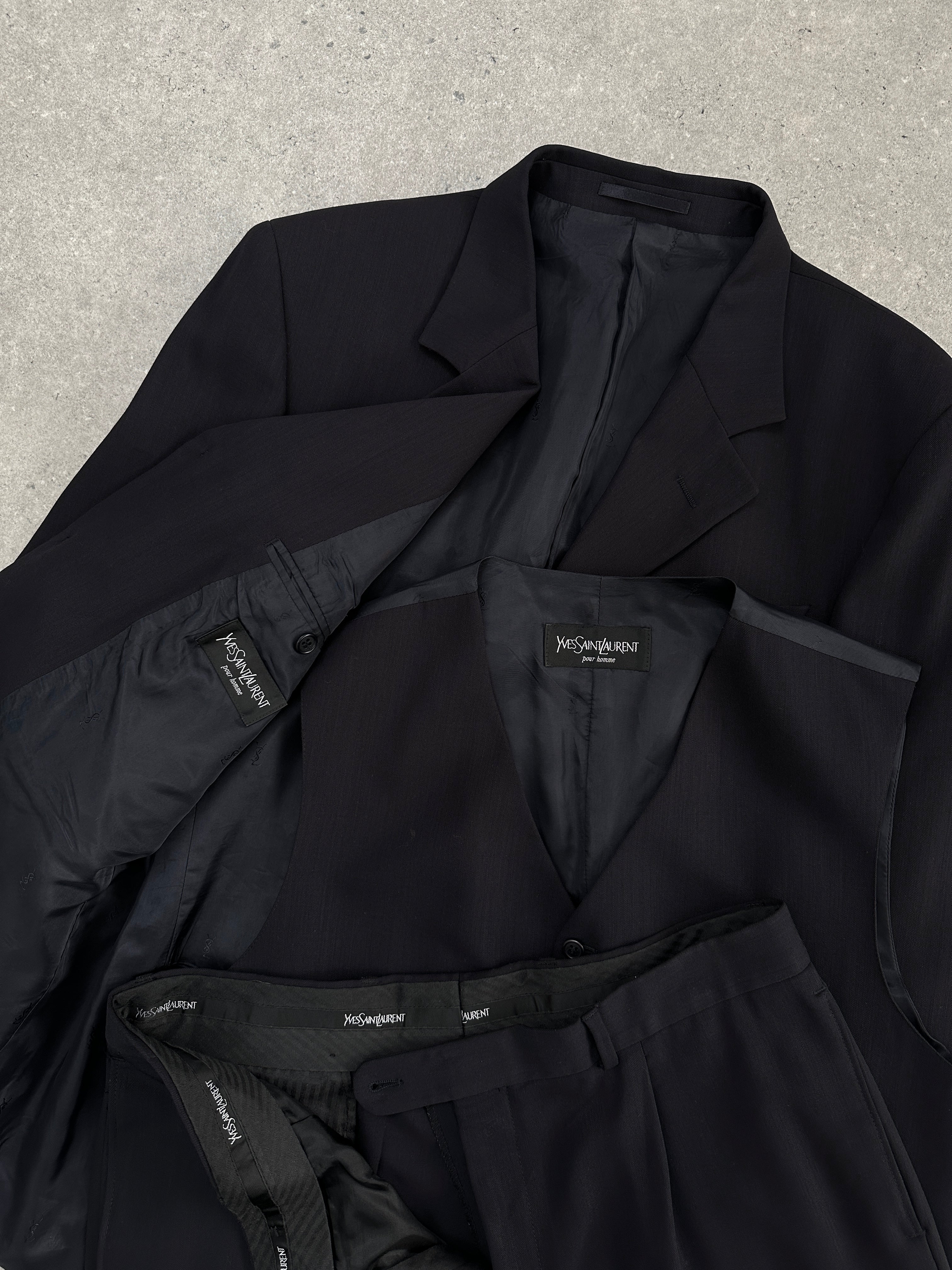 Yves Saint Laurent Pour Homme three-piece suit in size 44R/W36, tailored in pure wool with a classic fit and elegant design.
