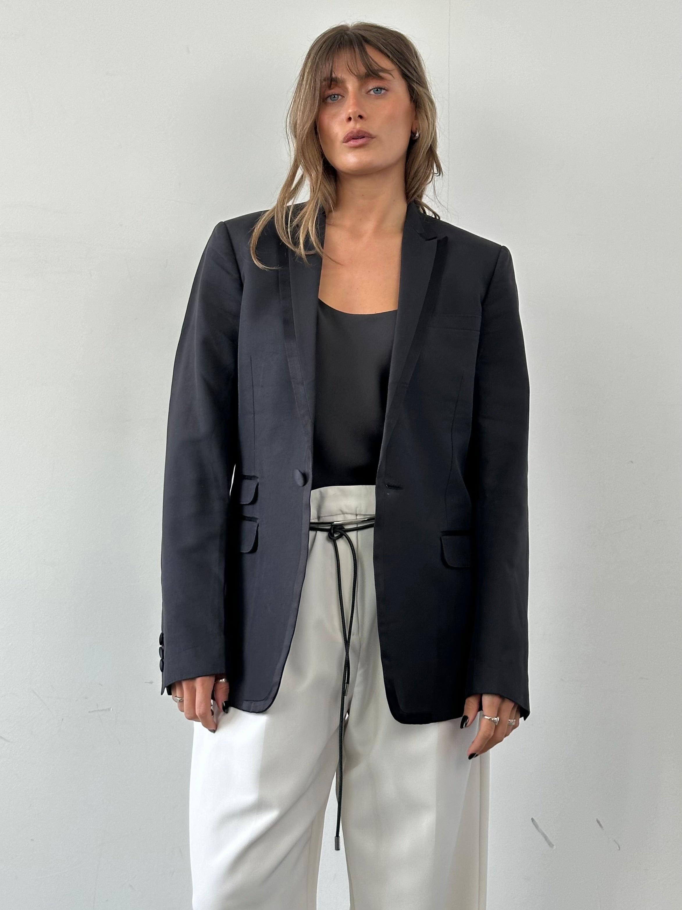Dsquared2 tuxedo blazer in silk and cotton, single-breasted design, size 40R/M, featuring a classic lapel and tailored fit.