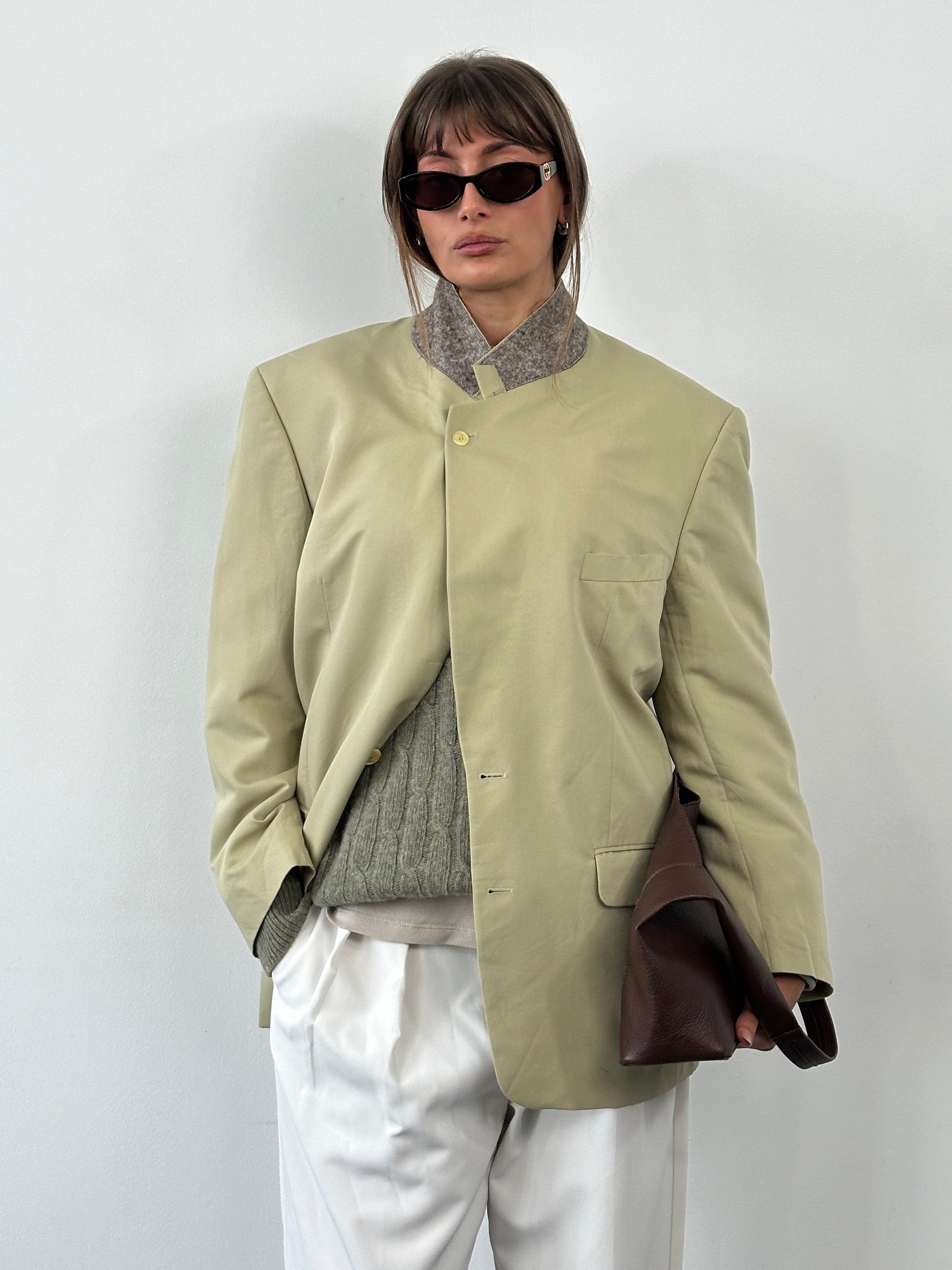 Yves Saint Laurent Pour Homme 1990s high neck single-breasted blazer in size 42R/L, tailored men's fashion blazer.