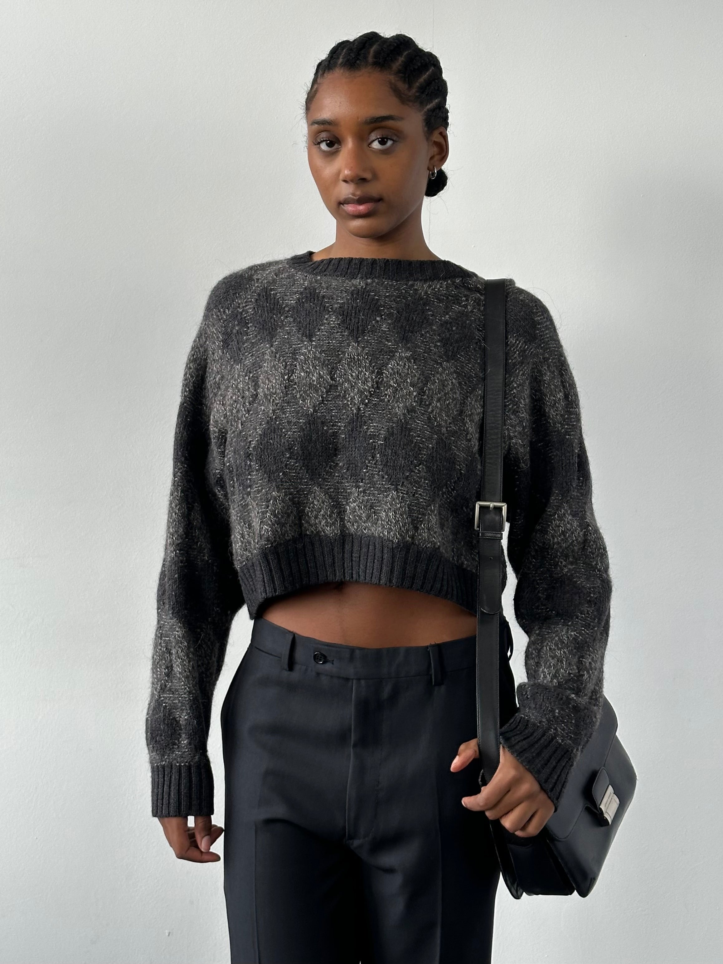 Vintage 1990s wool mohair cropped jumper in size M, featuring a cozy, textured knit with a classic fit and soft fabric.