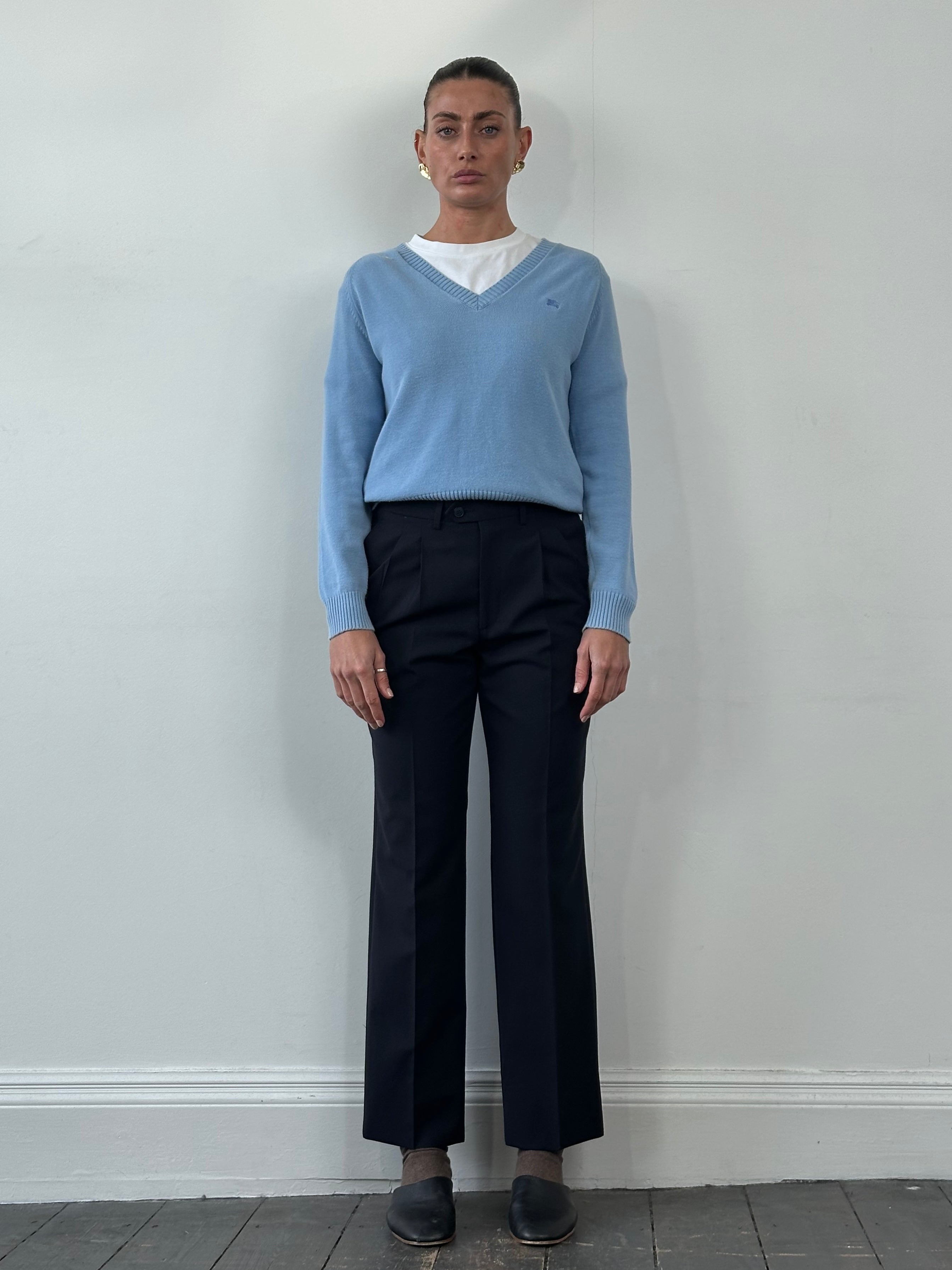 Vintage Italian wool tailored trousers in straight leg style, size W28, featuring classic vintage design and high-quality fabric.