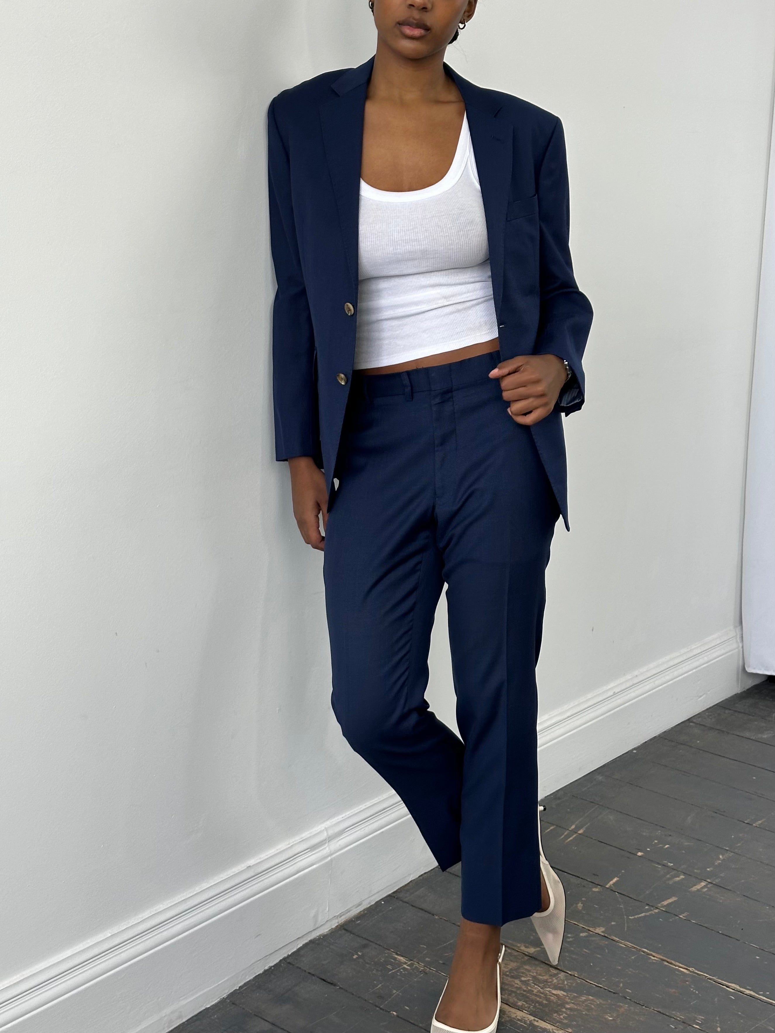 Loro Piana 2000s pure wool single-breasted suit in size 36S/W32, tailored fit, with lapel collar and classic design.