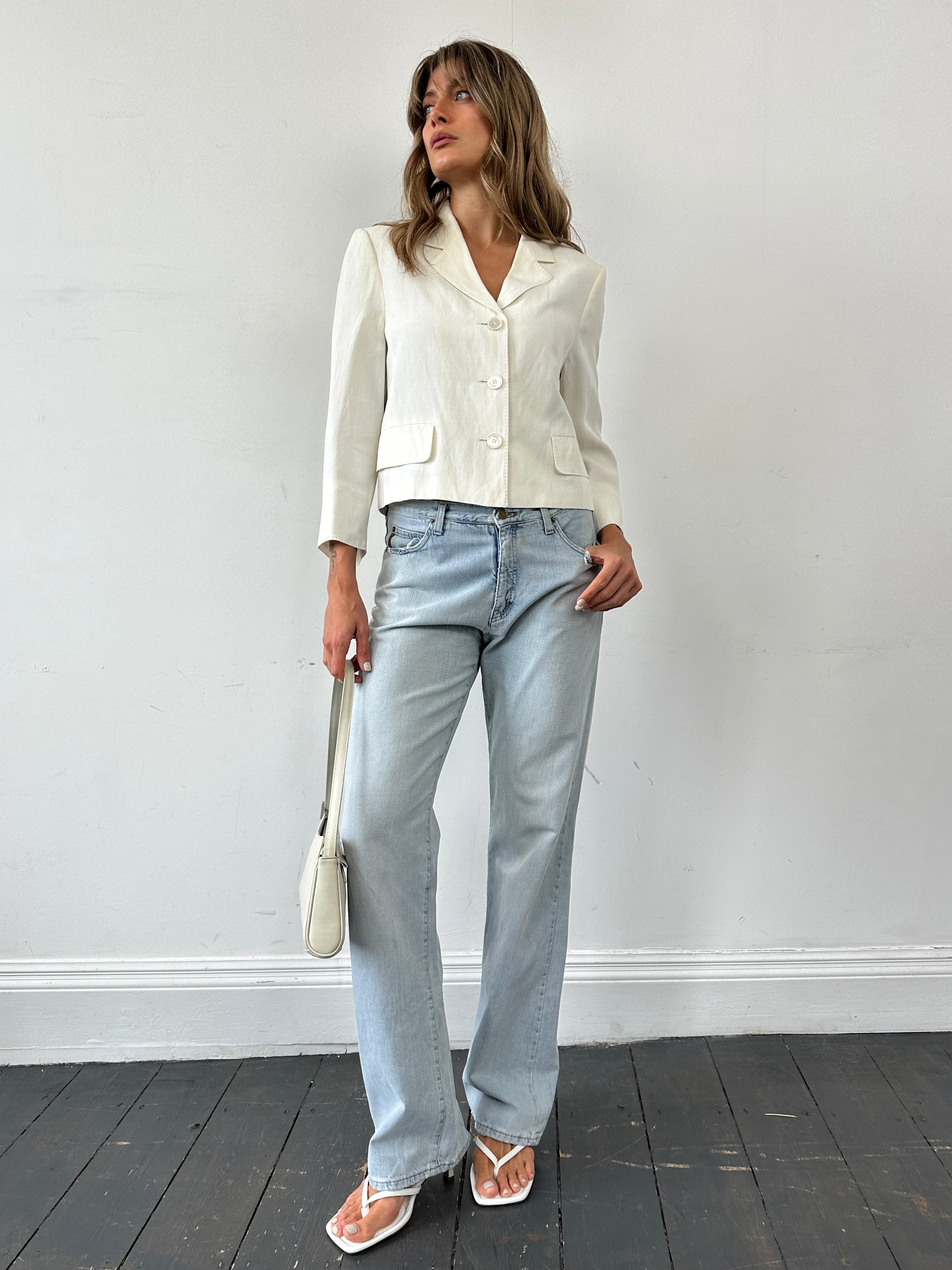 Armani Jeans light wash mid-rise denim jeans with classic five-pocket design and straight leg fit, size W30.
