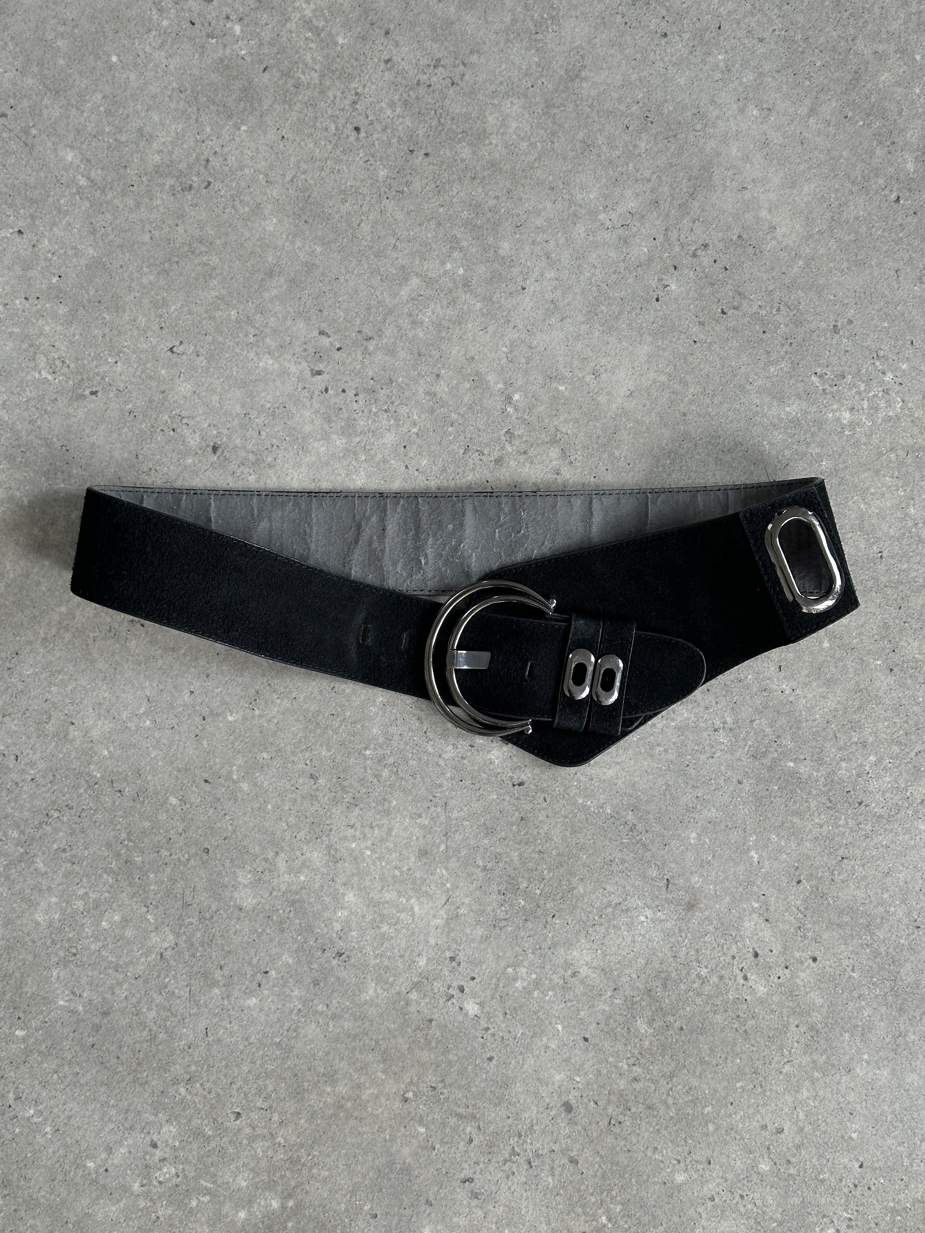 Vintage 1990s suede chunky belt, size W33-37, with retro style and textured leather finish, displayed on a neutral background.