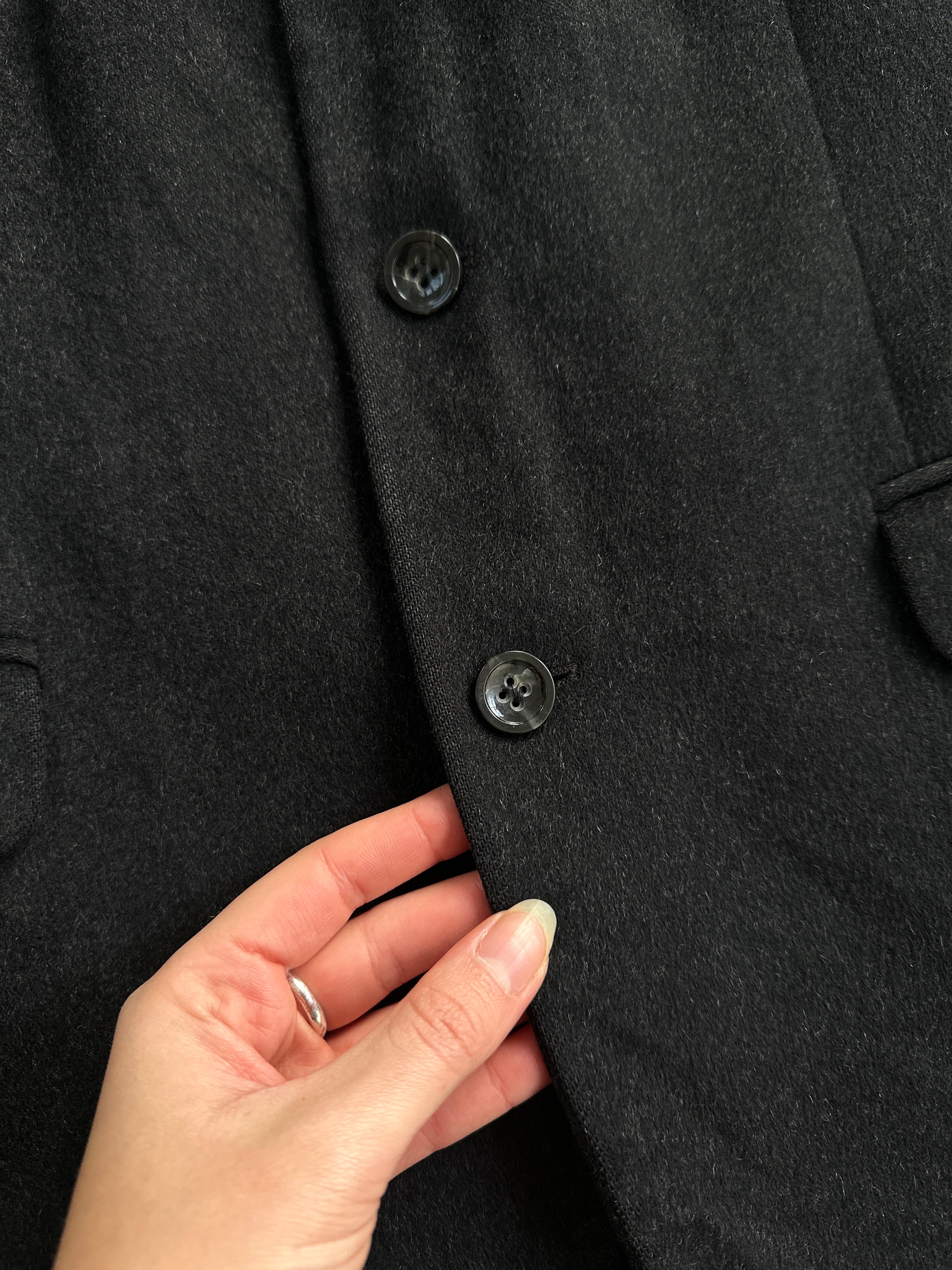 Vintage Italian vintage pure cashmere single-breasted blazer in size 36R/M, shown in a classic tailored fit with lapel details.