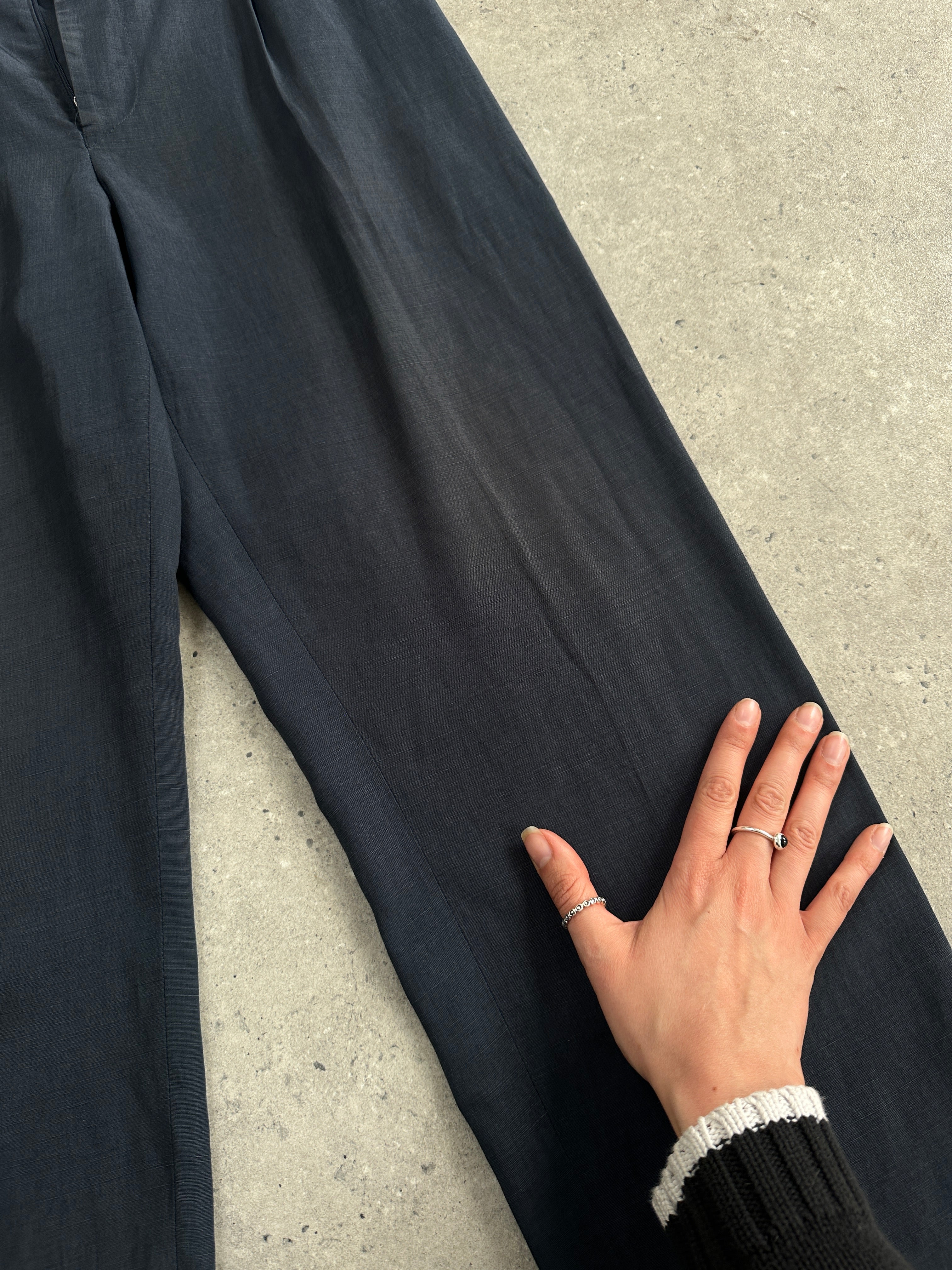 Vintage linen lyocel single-breasted suit in size 40R/W32, featuring a classic design and tailored fit.