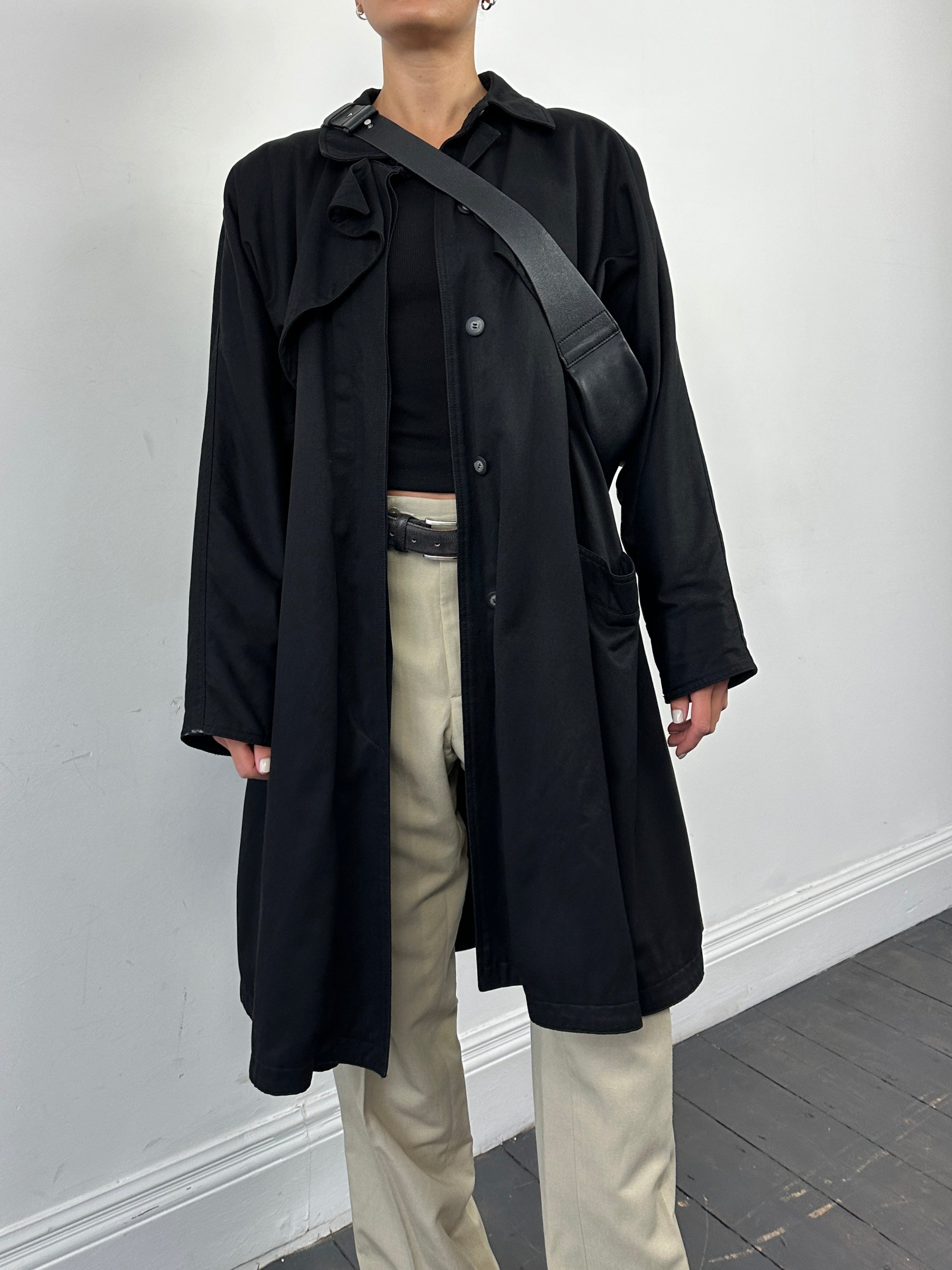Vintage Italian vintage pure cotton trench coat in XL, featuring classic design and timeless style, displayed on a neutral background.