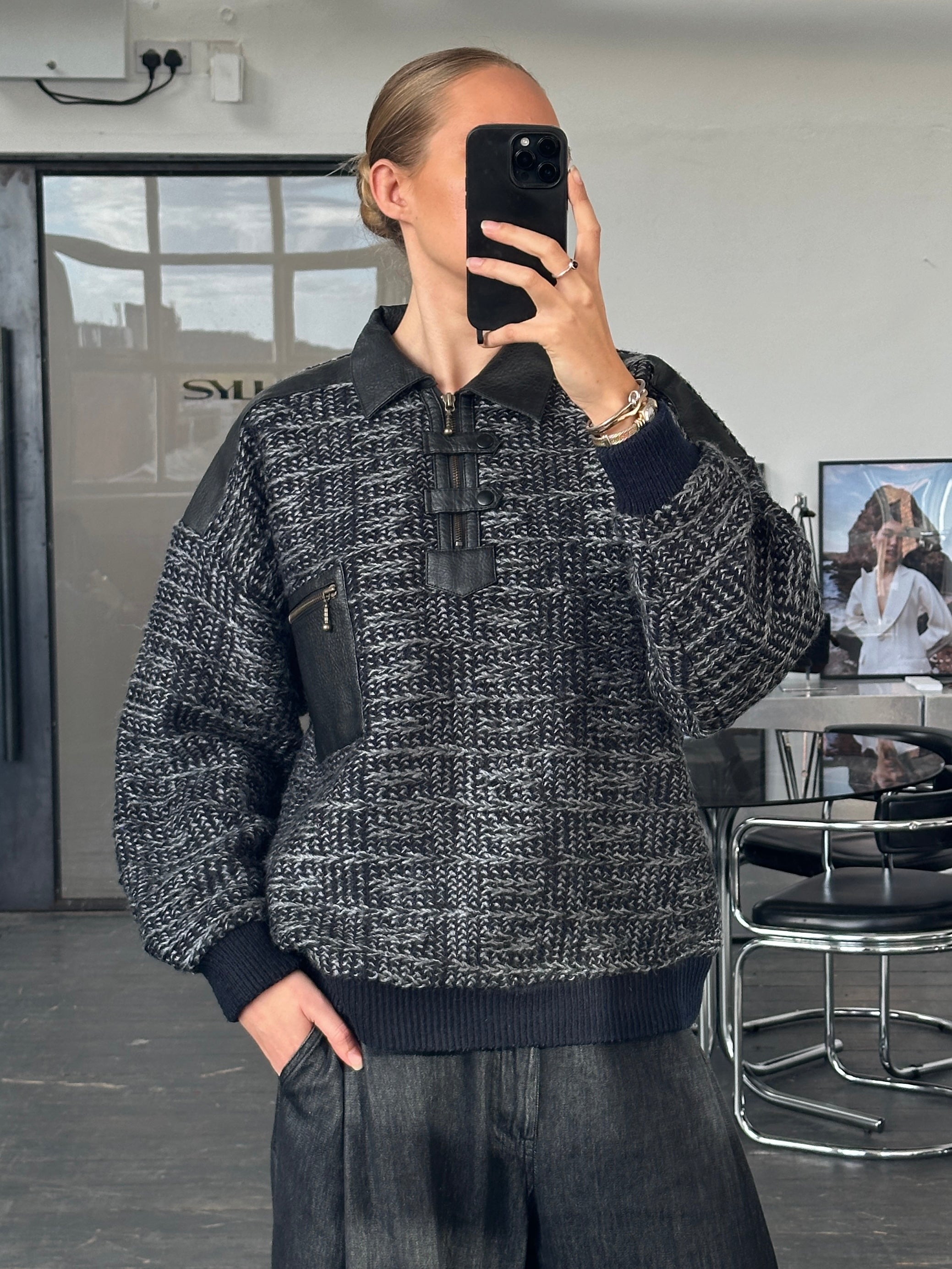 Vintage 1990s textured knitted polo jumper in size L/XL, featuring classic design and warm, cozy fabric.
