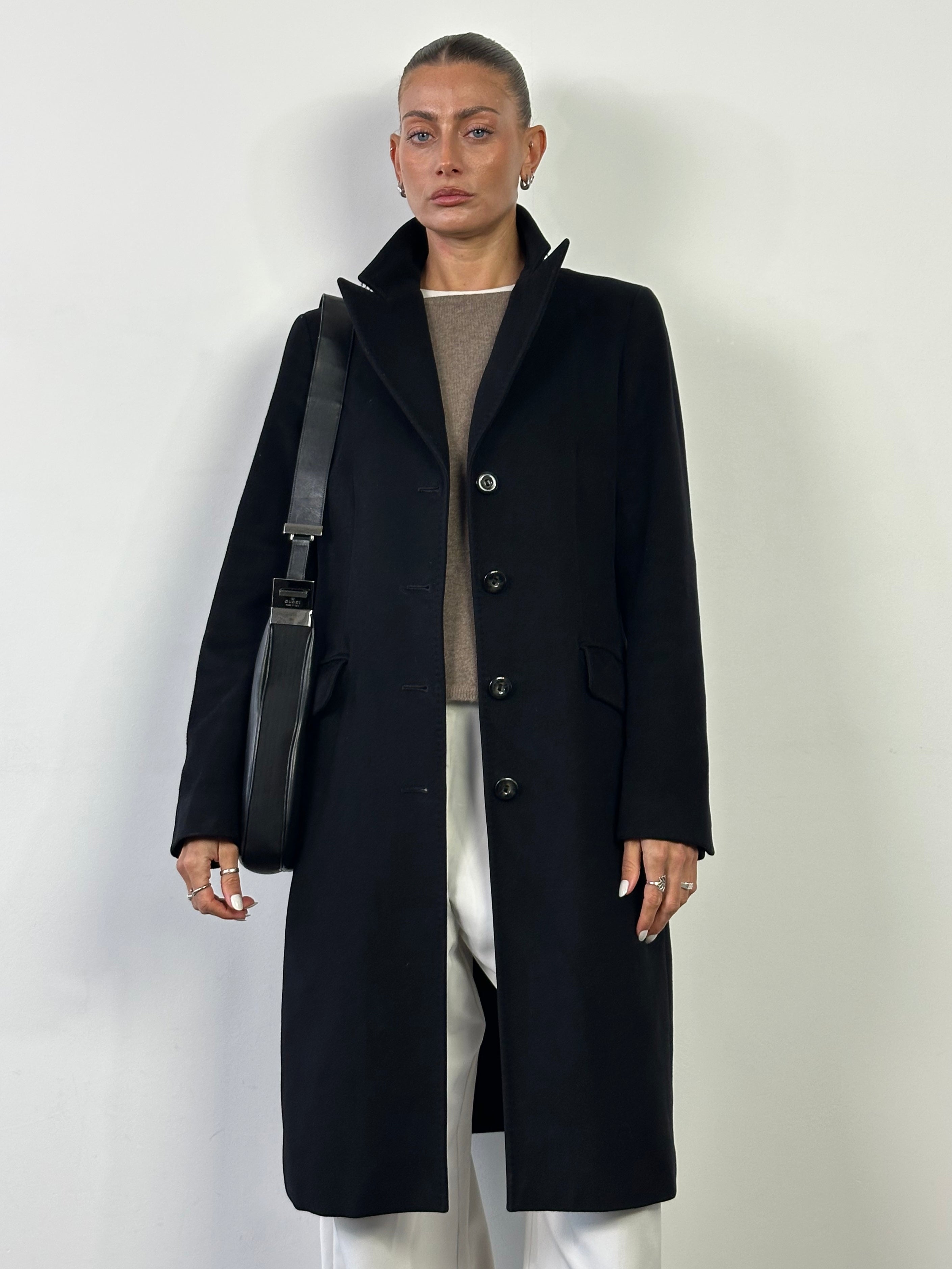 Max Mara Studio pure virgin wool single-breasted coat in M/L size, stylish and warm outerwear with classic design.