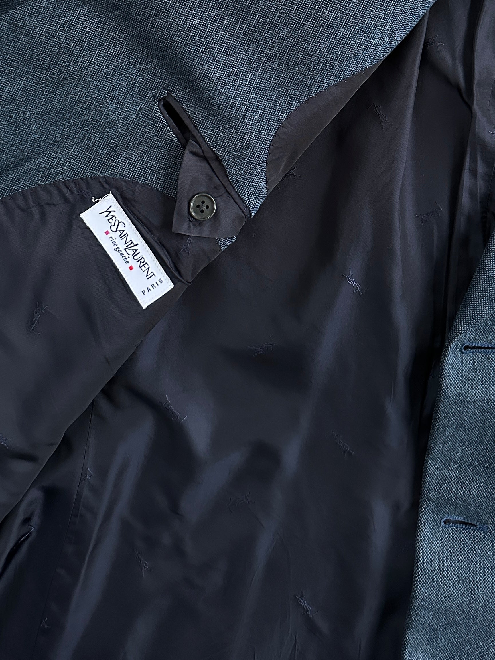 Yves Saint Laurent Rive Gauche 1990s bespoke button blazer in size 48R/XXL, tailored fit with classic lapels and stylish design.