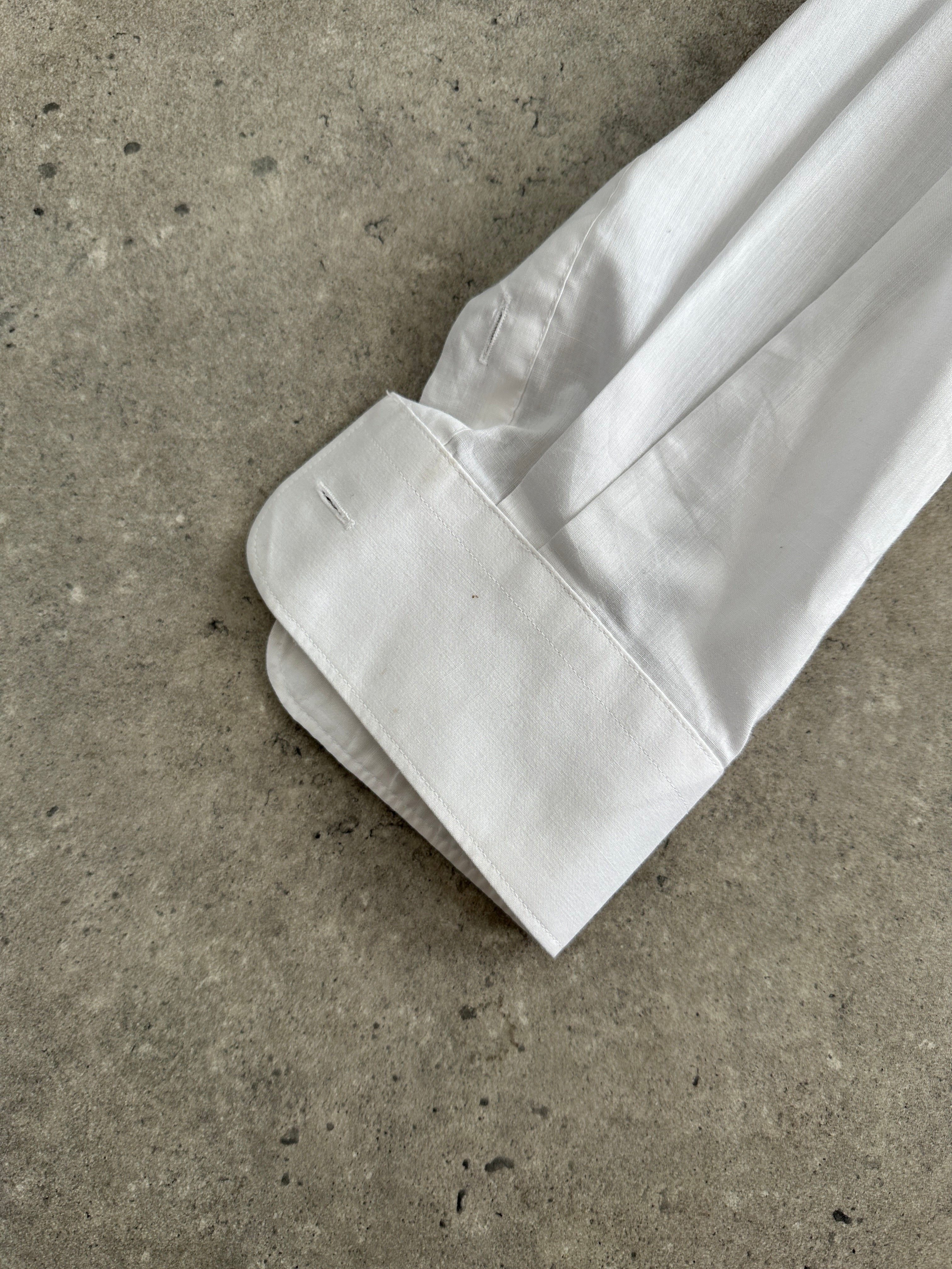 Yves Saint Laurent 90s cotton logo shirt in size L/XL, featuring a classic design with the brand's signature logo on the front.