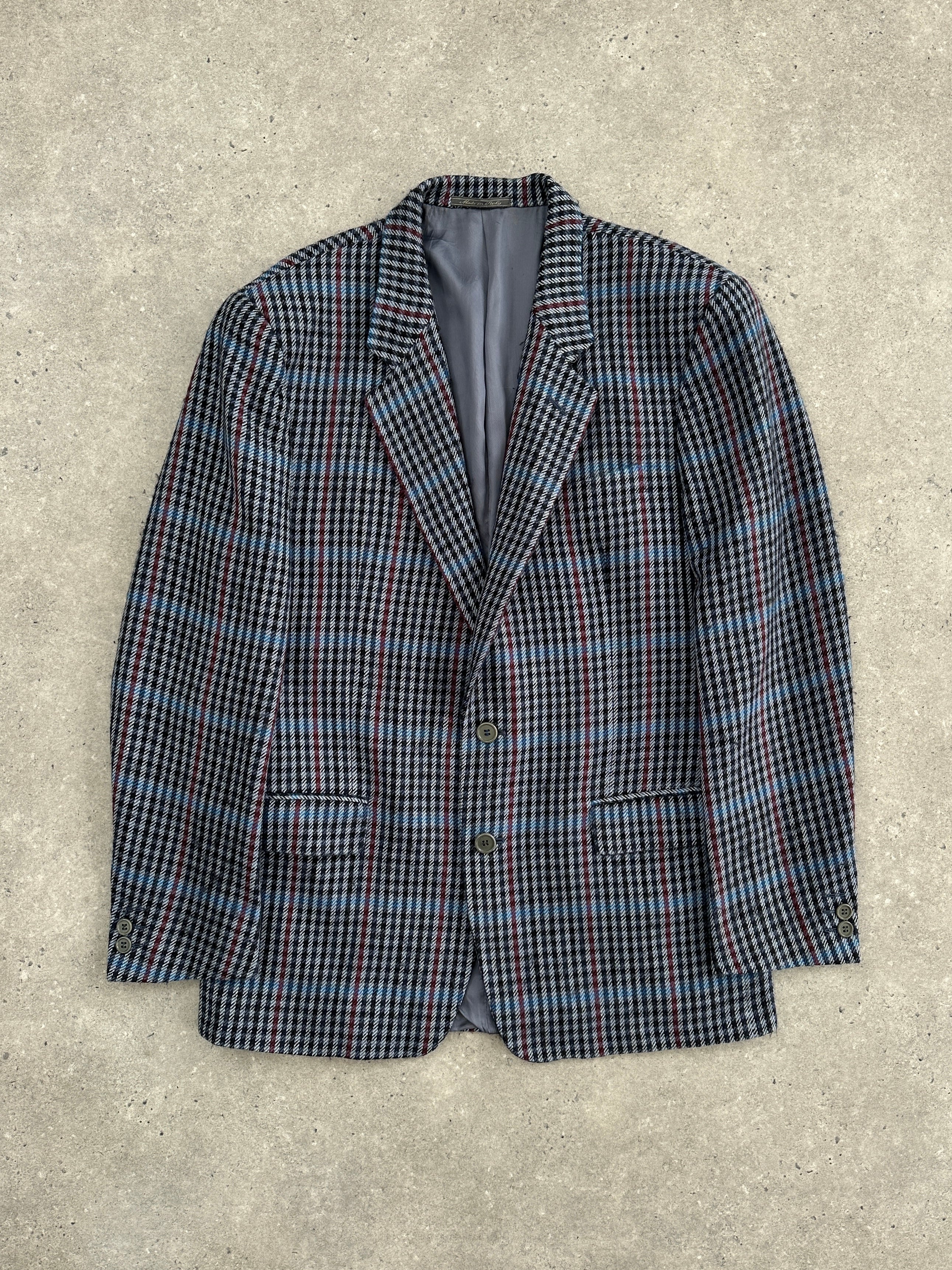 Christian Dior Monsieur 1990s brushed wool houndstooth blazer in size 42R/XL, featuring classic tailored fit and button details.