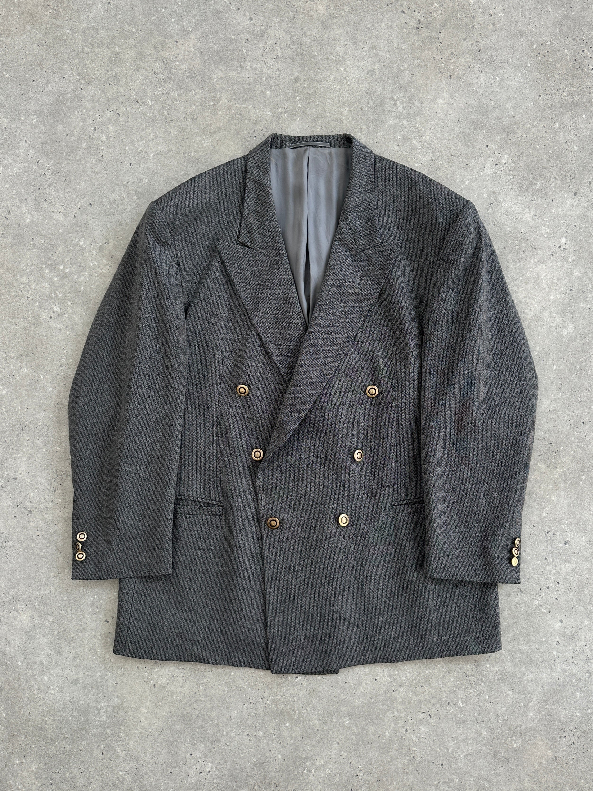 Versace Classic V2 1990s bespoke double-breasted blazer in size 46R/XXL, featuring tailored design and stylish button details.