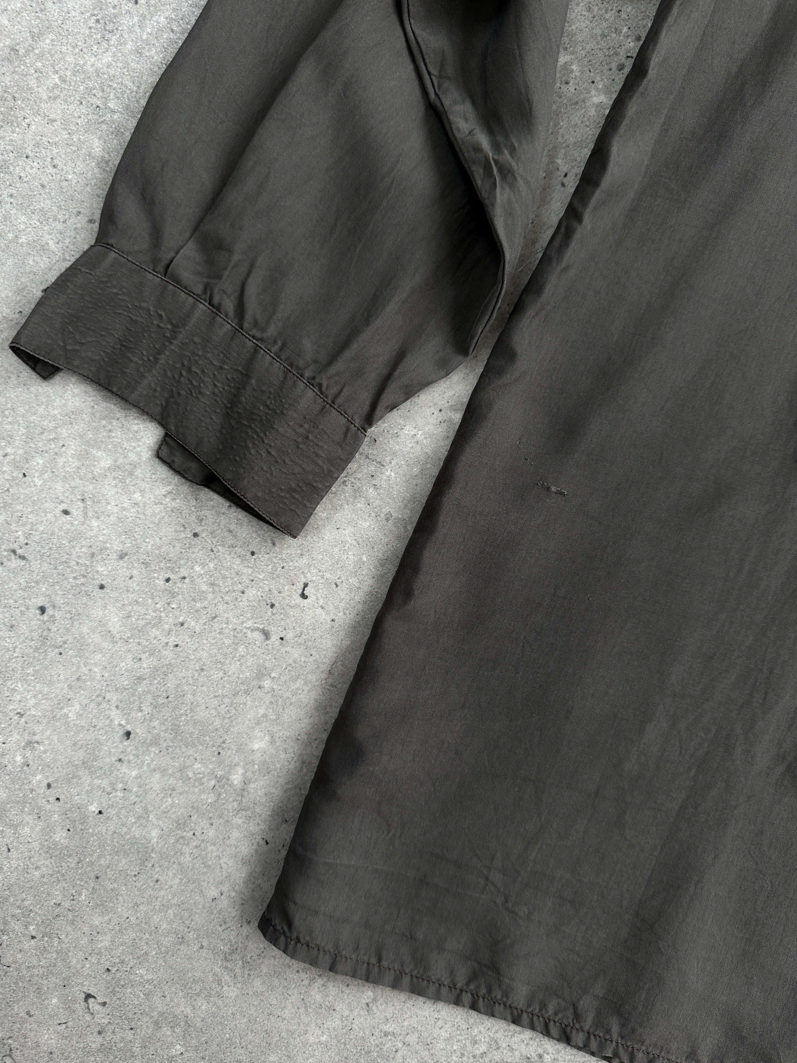 Vintage Italian vintage pure silk concealed placket shirt in XL, featuring a sleek design and refined details.