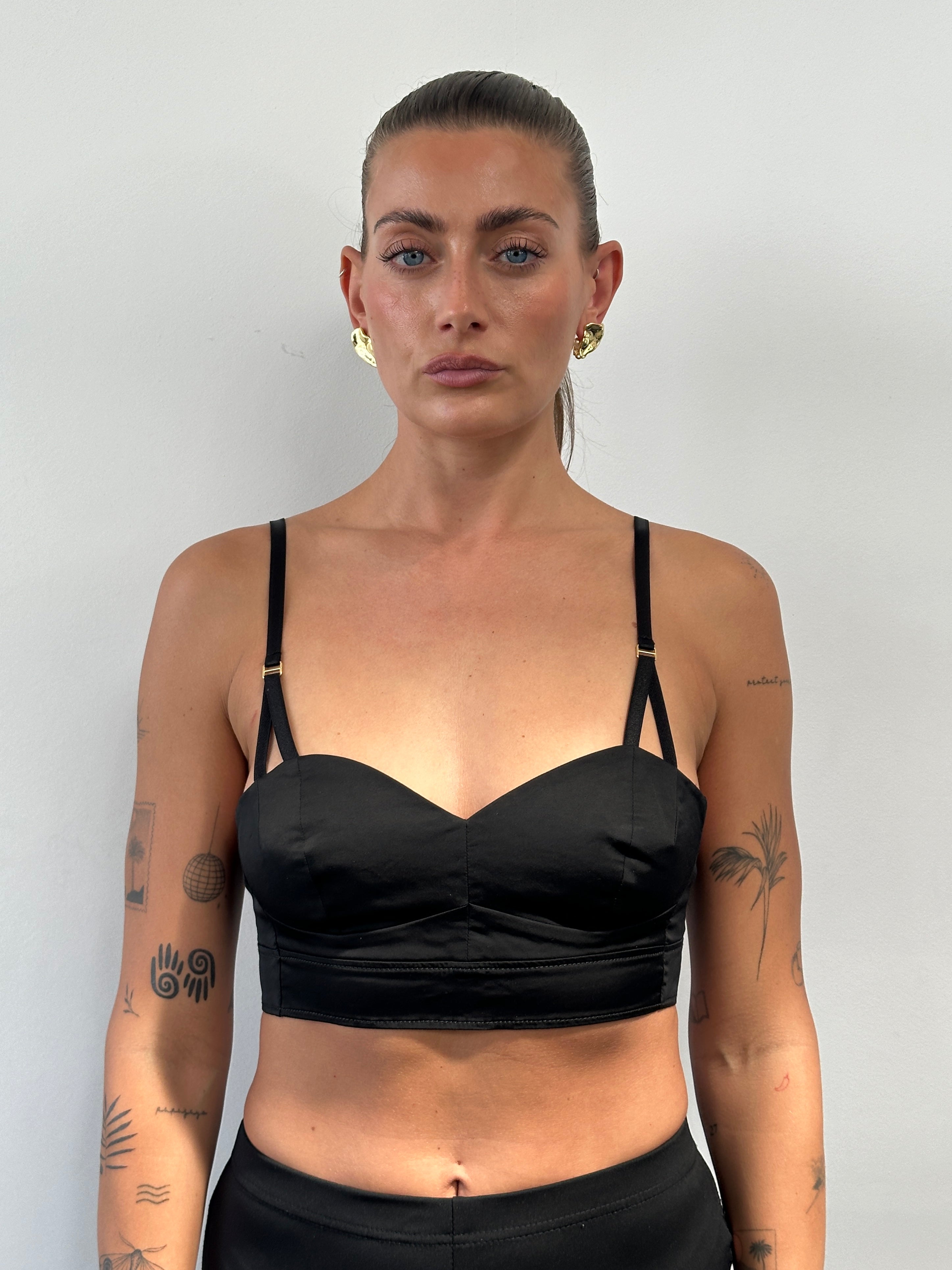 Vintage Italian vintage cotton bralette top, soft fabric, sleeveless design, casual style, displayed on a neutral background.