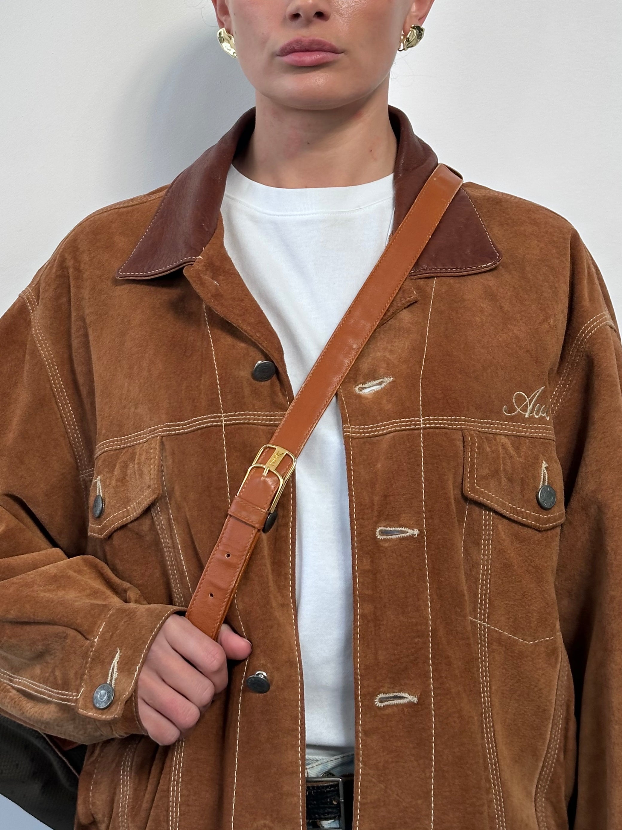 Avirex suede trucker jacket in size L, featuring a classic fit with a soft suede exterior and detailed stitching.