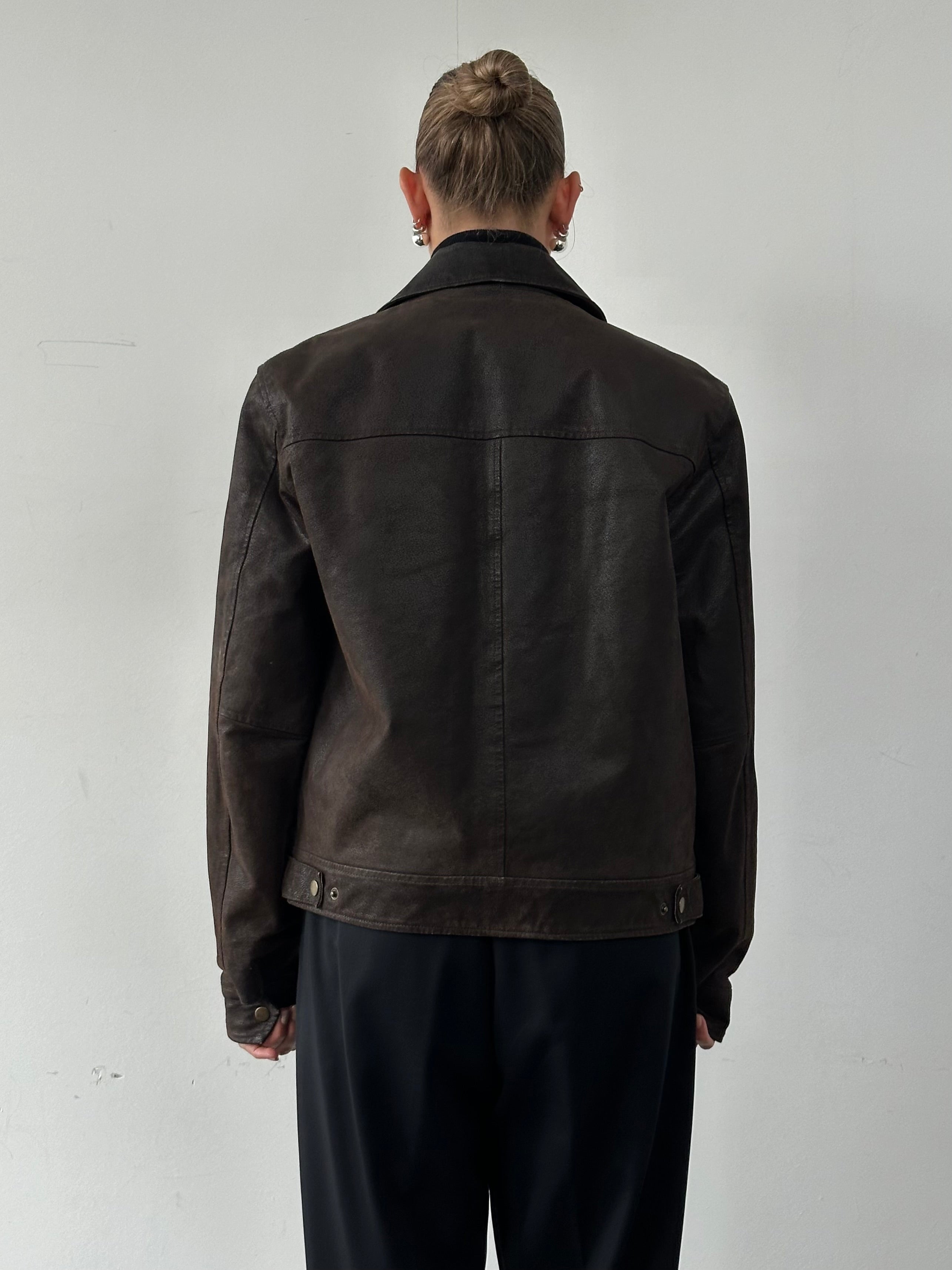 Vintage leather jacket with fur lining, medium/large size, stylish and warm men's outerwear from Vintage.