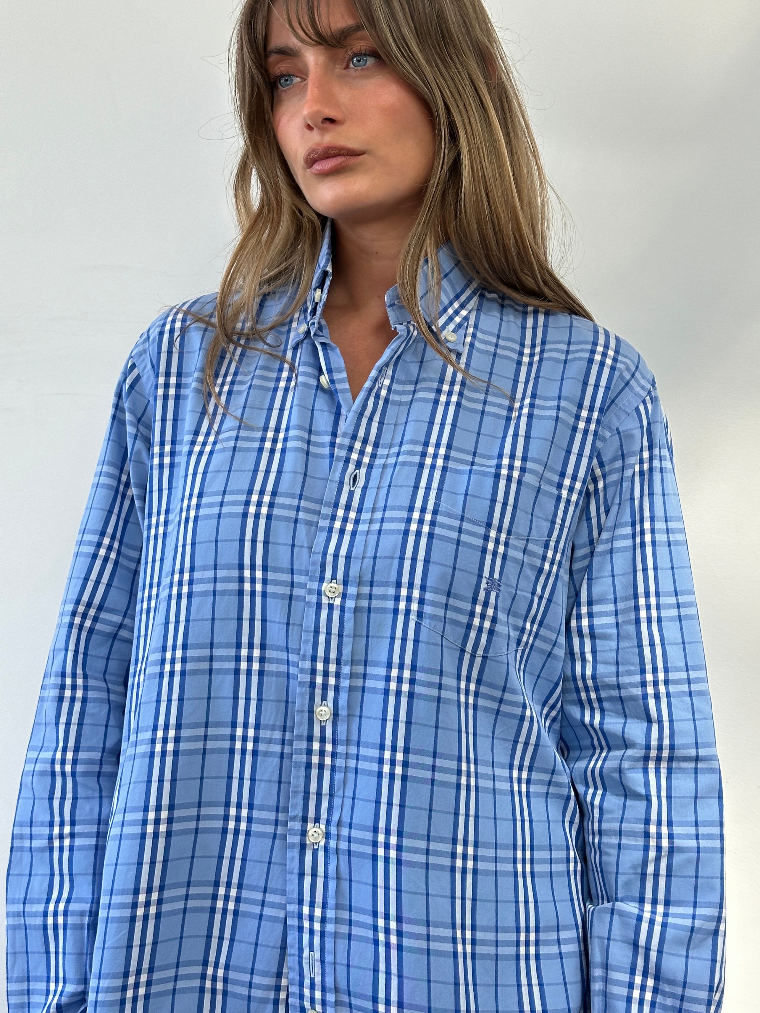 Burberry London Check Cotton Logo Shirt in M/L with classic check pattern and signature logo details.
