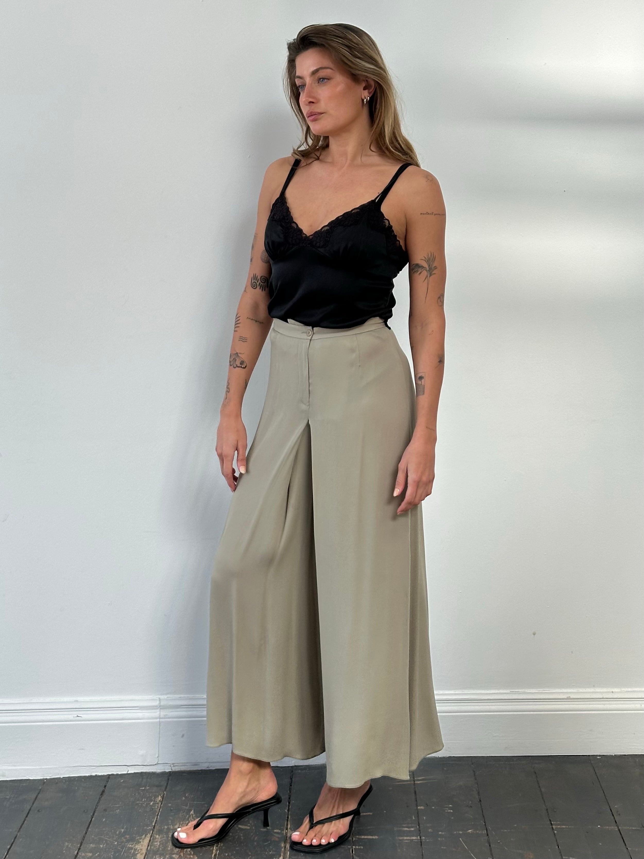 Armani Collezioni 2000s Silk Wide Leg Pleated Trousers - W26 | SYLK