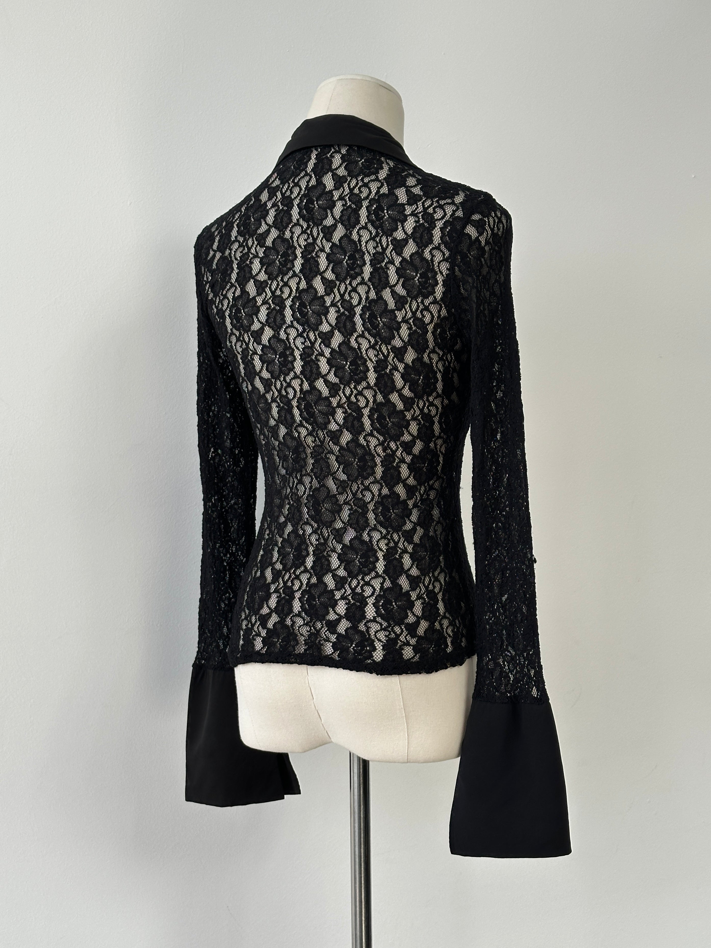 Vintage Italian 2000s lace shirt with flute sleeves, open front design, in size S, featuring intricate lace details and a stylish vintage look.