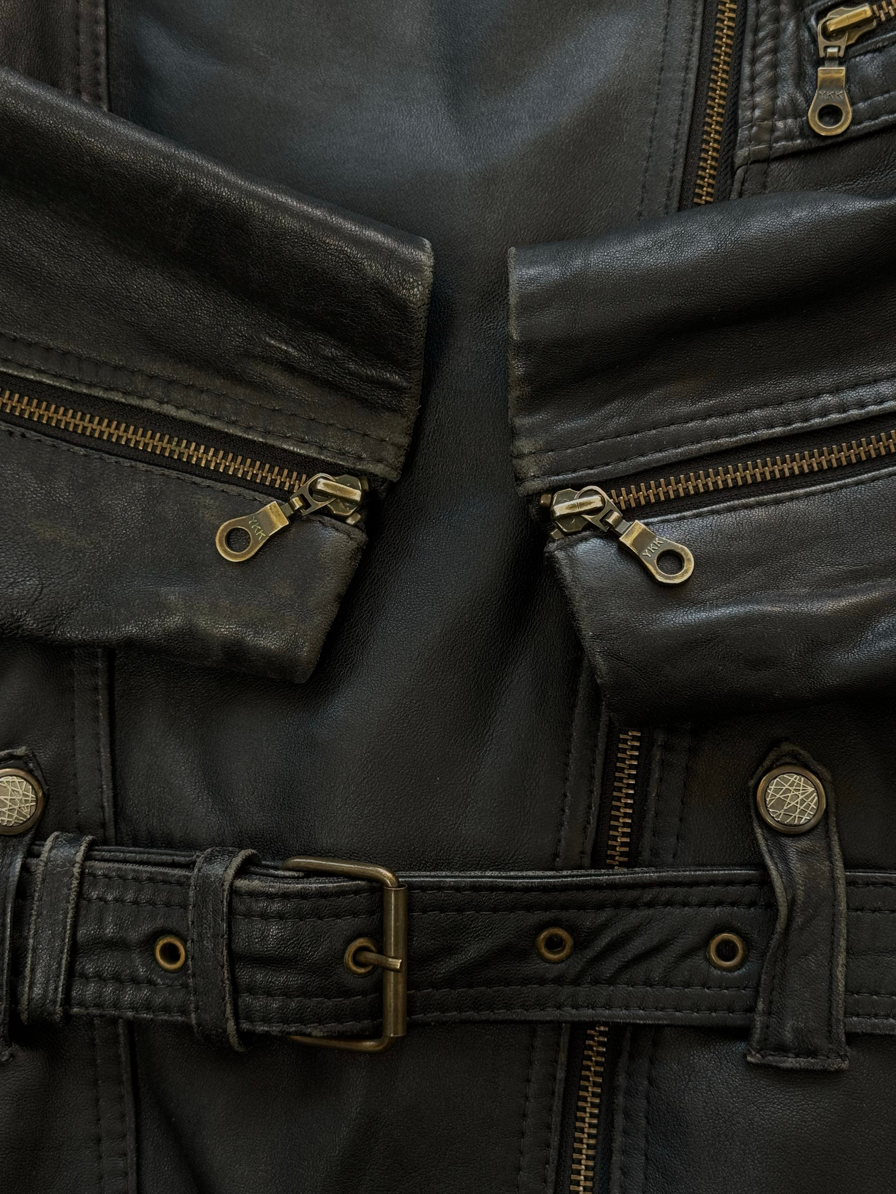 Vintage 1990s leather belted jacket, size M, with classic collar and front pockets, made of genuine leather.