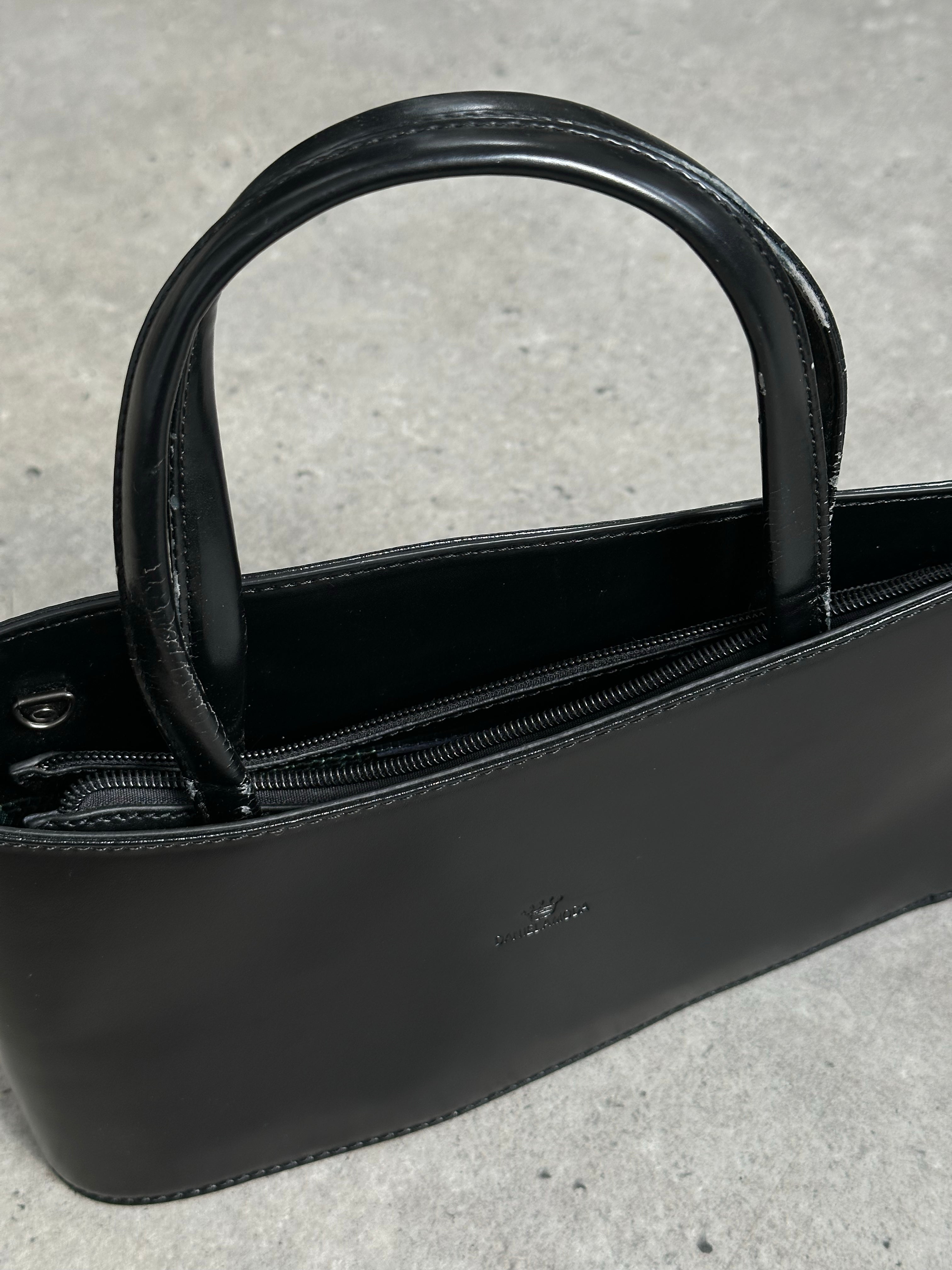 Italian Vintage 2000s Curved Leather Hand Bag