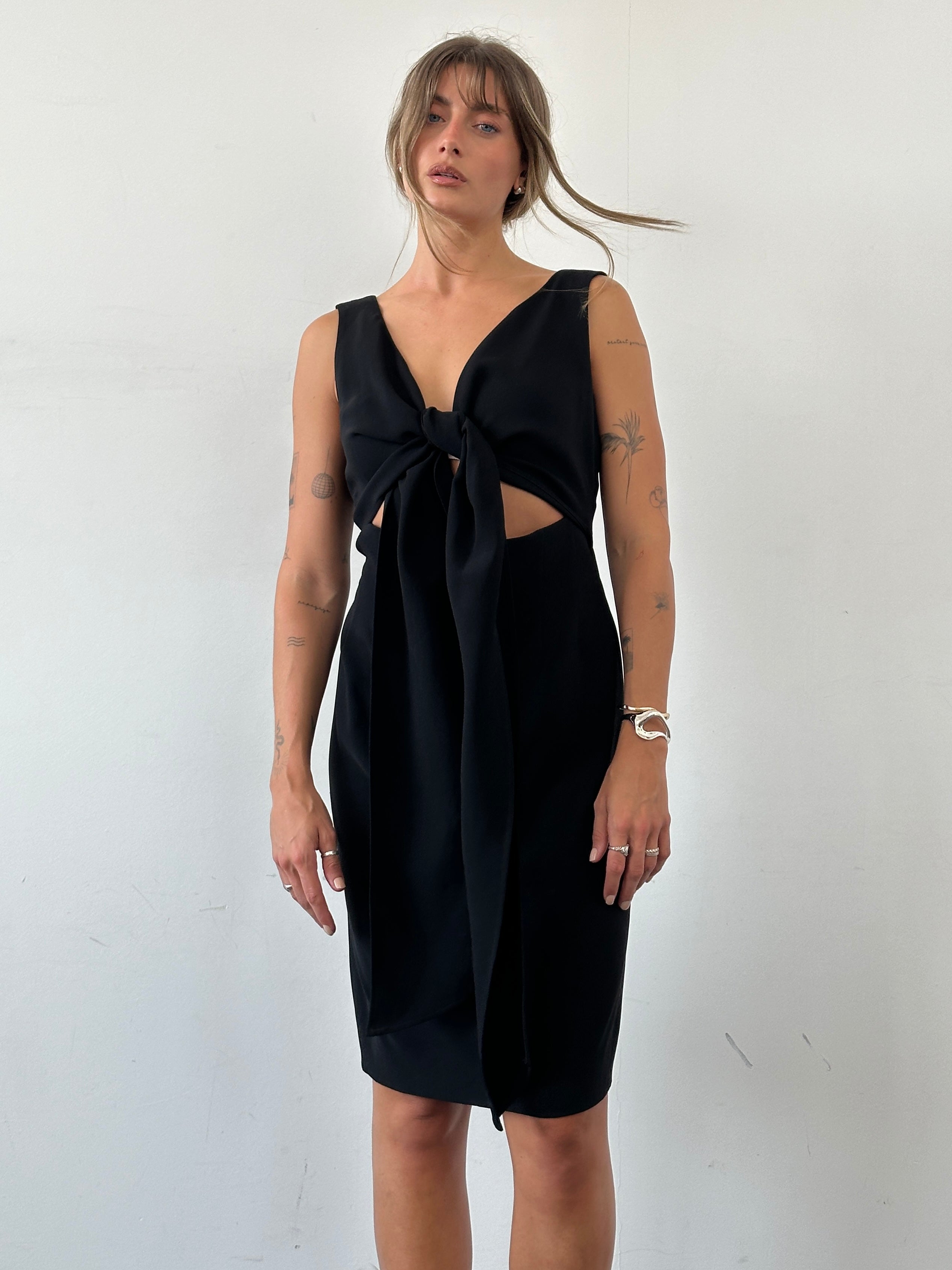 Max Mara tie front cutout midi dress in size L, featuring a stylish neckline and elegant silhouette.