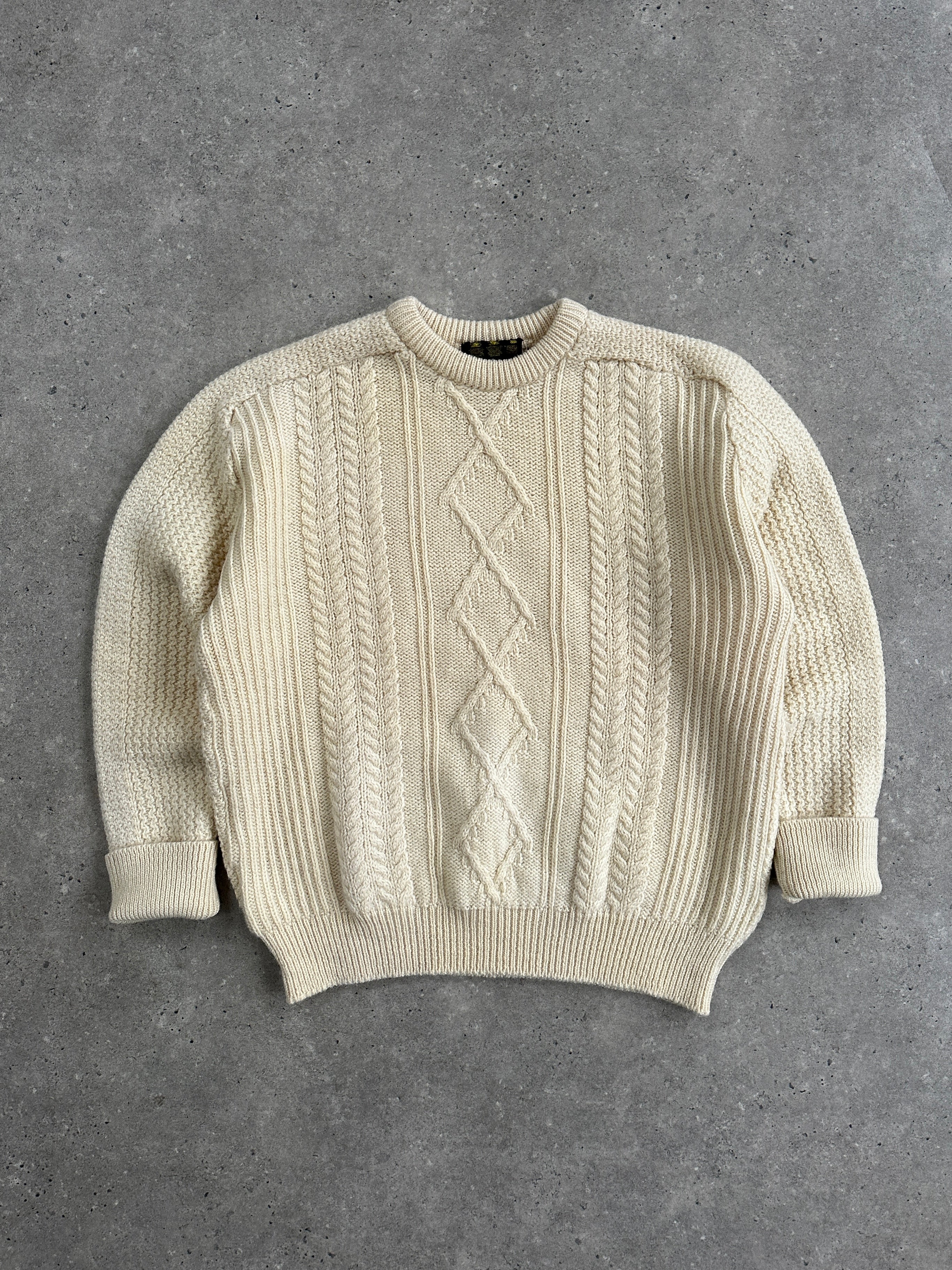 Barbour 80s pure wool chunky cable knit jumper in size L, featuring thick cable patterns and a classic cozy design.
